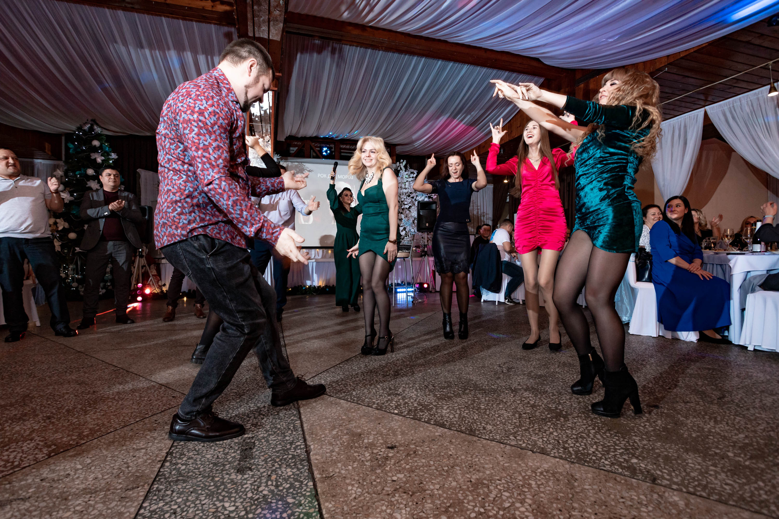 Съемка Новогоднего корпоратива в ресторане Охотник 23.12.2022 г. Свадебный и семейный фотограф в Москве и МО Елена Агапова