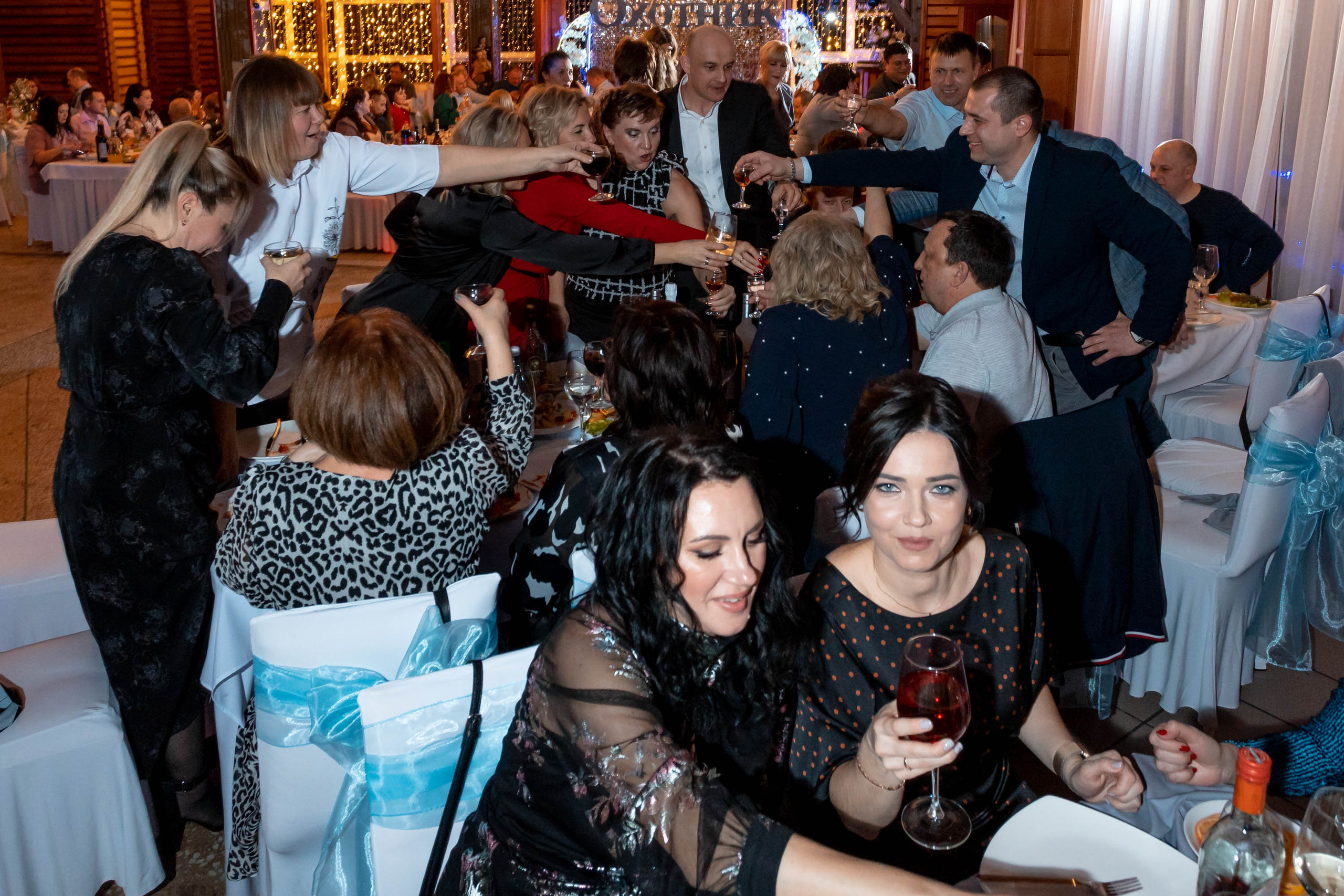 Съемка Новогоднего корпоратива в ресторане Охотник 23.12.2022 г. Свадебный и семейный фотограф в Москве и МО Елена Агапова