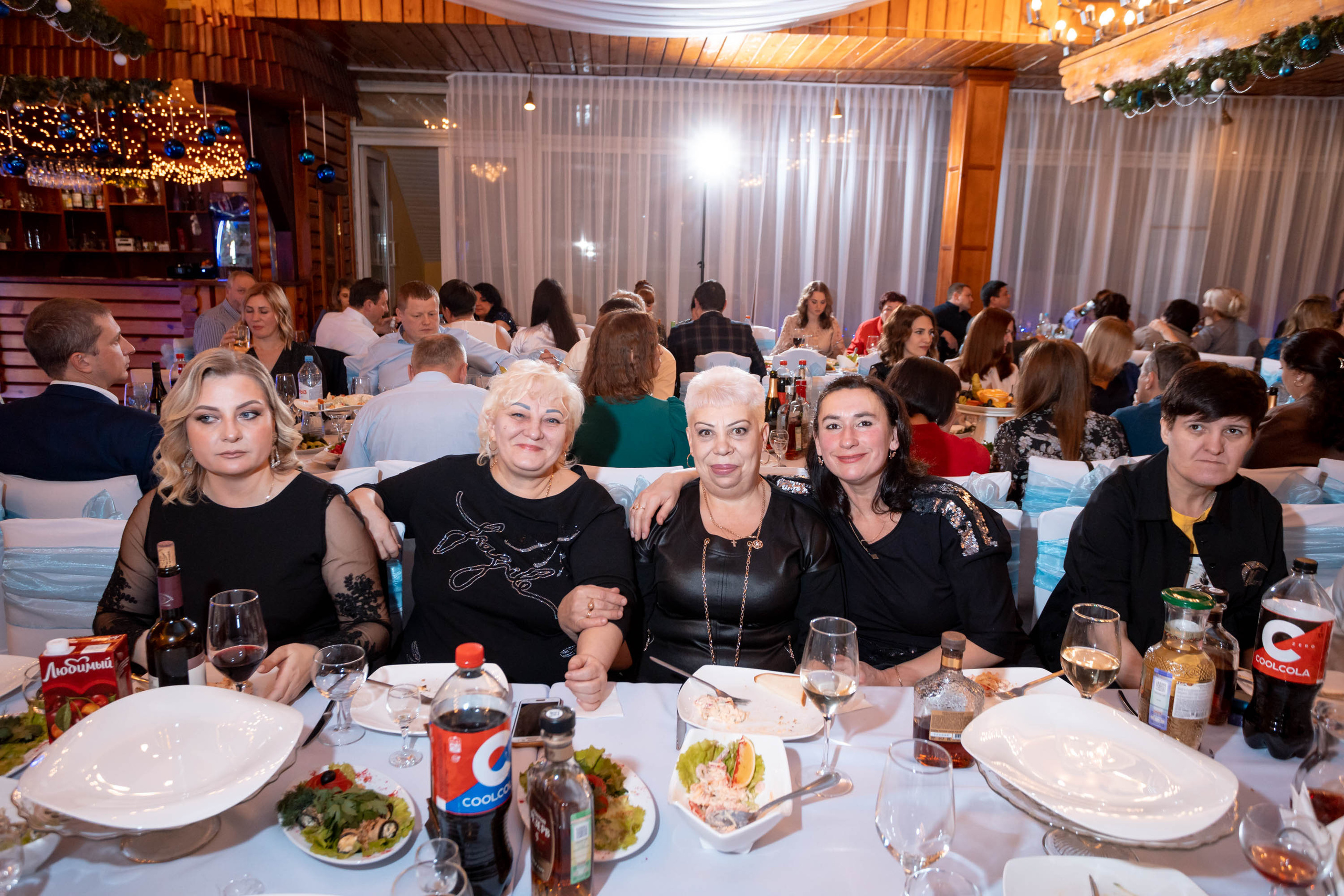 Съемка Новогоднего корпоратива в ресторане Охотник 23.12.2022 г. Свадебный и семейный фотограф в Москве и МО Елена Агапова