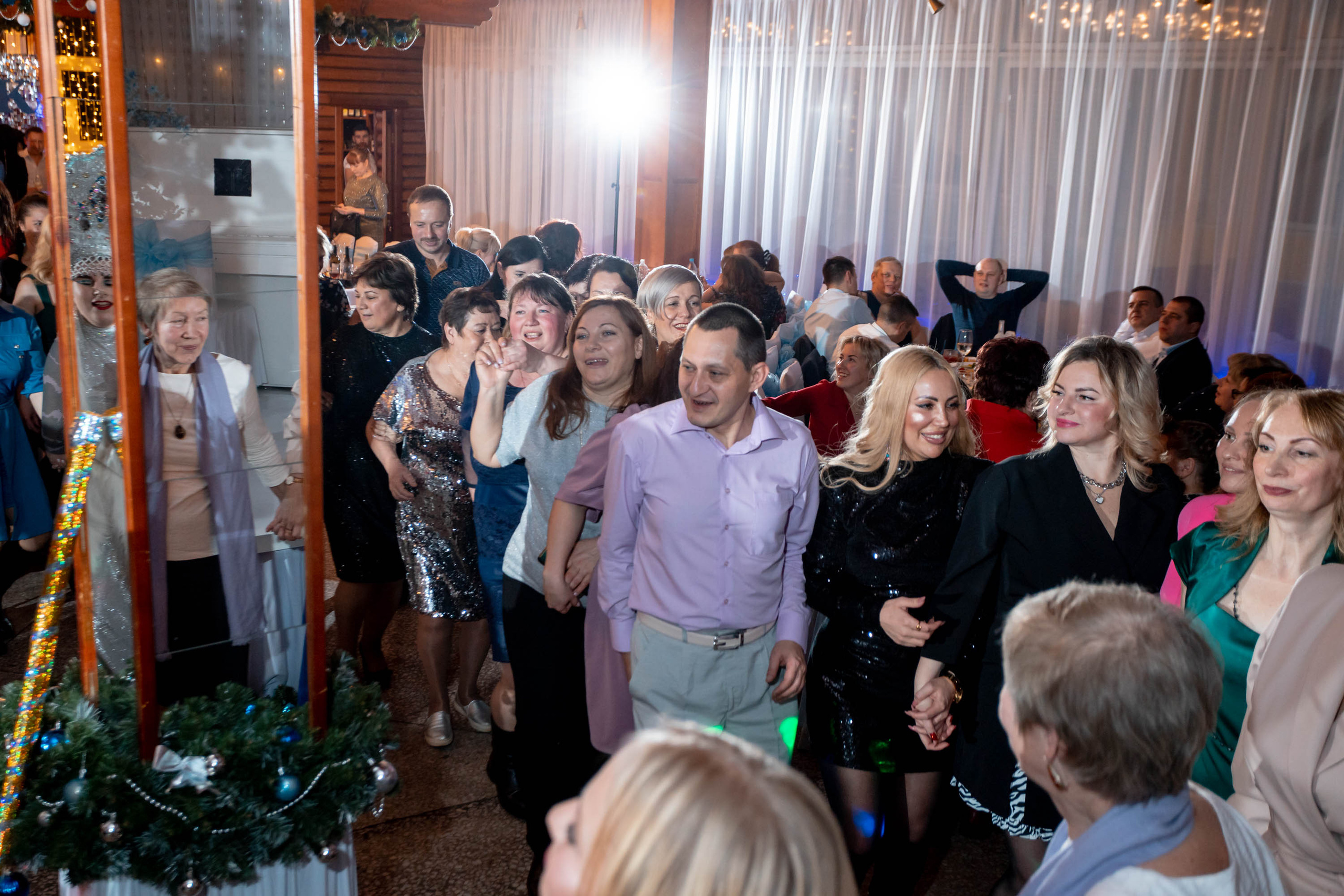 Съемка Новогоднего корпоратива в ресторане Охотник 23.12.2022 г. Свадебный и семейный фотограф в Москве и МО Елена Агапова