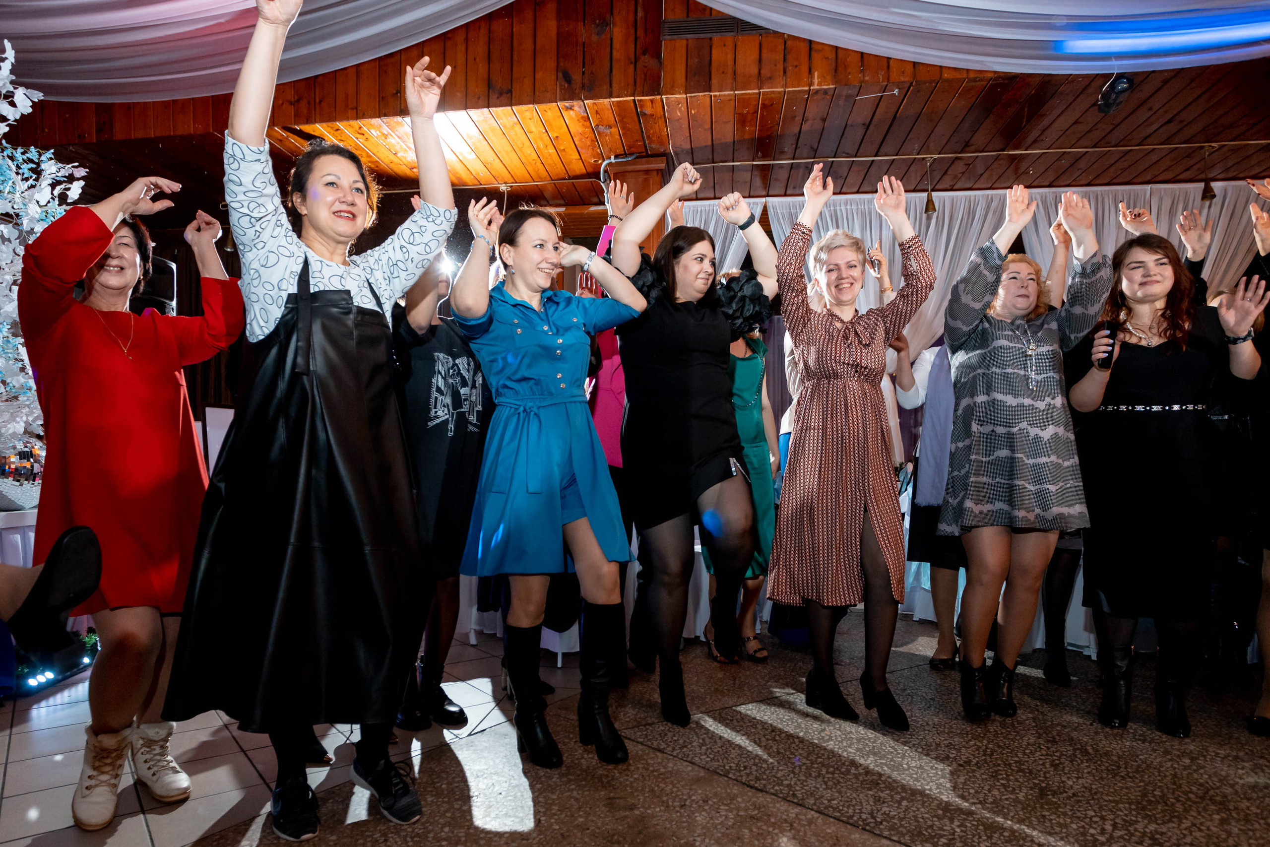 Съемка Новогоднего корпоратива в ресторане Охотник 23.12.2022 г. Свадебный и семейный фотограф в Москве и МО Елена Агапова