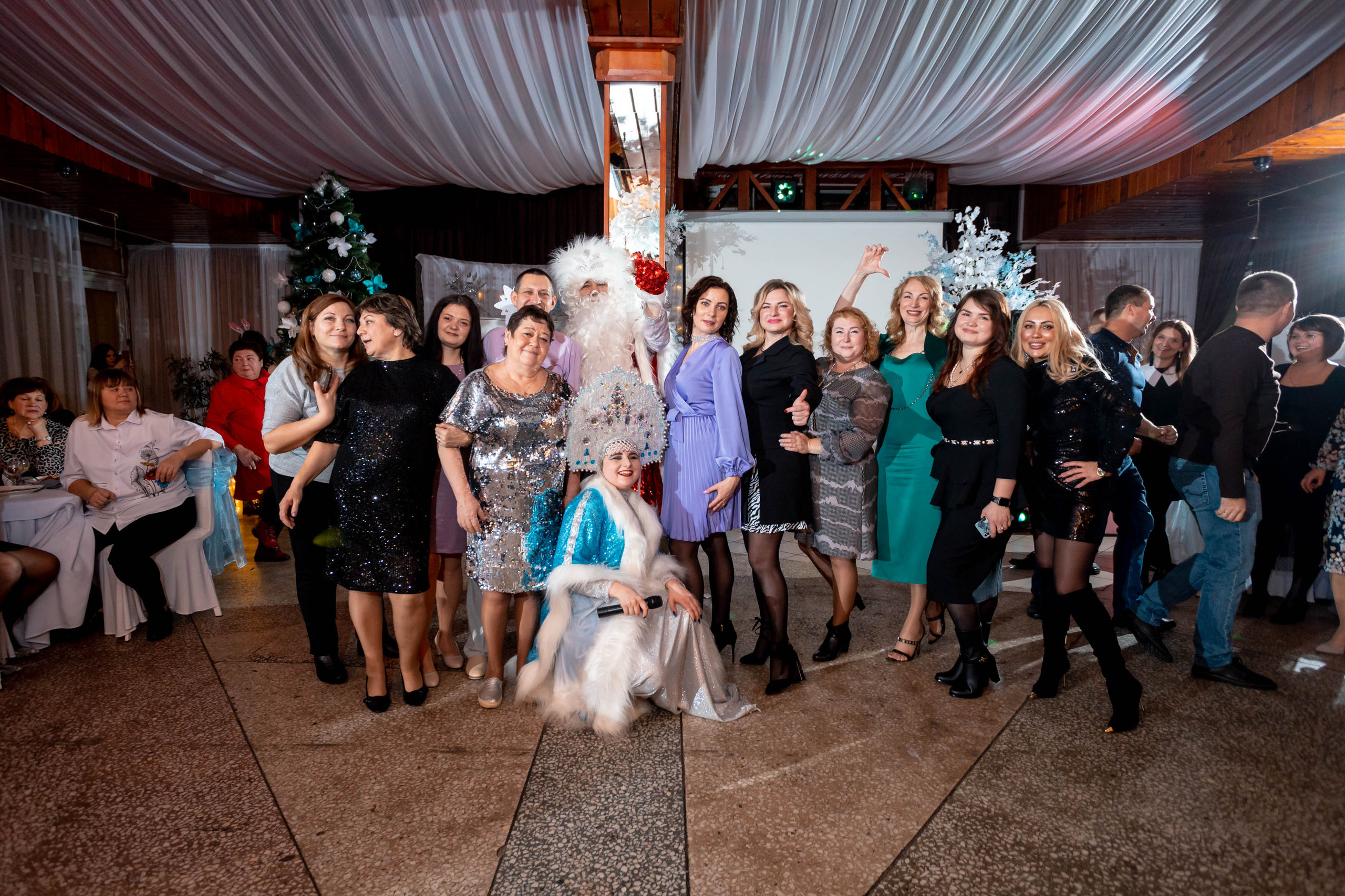 Съемка Новогоднего корпоратива в ресторане Охотник 23.12.2022 г. Свадебный и семейный фотограф в Москве и МО Елена Агапова