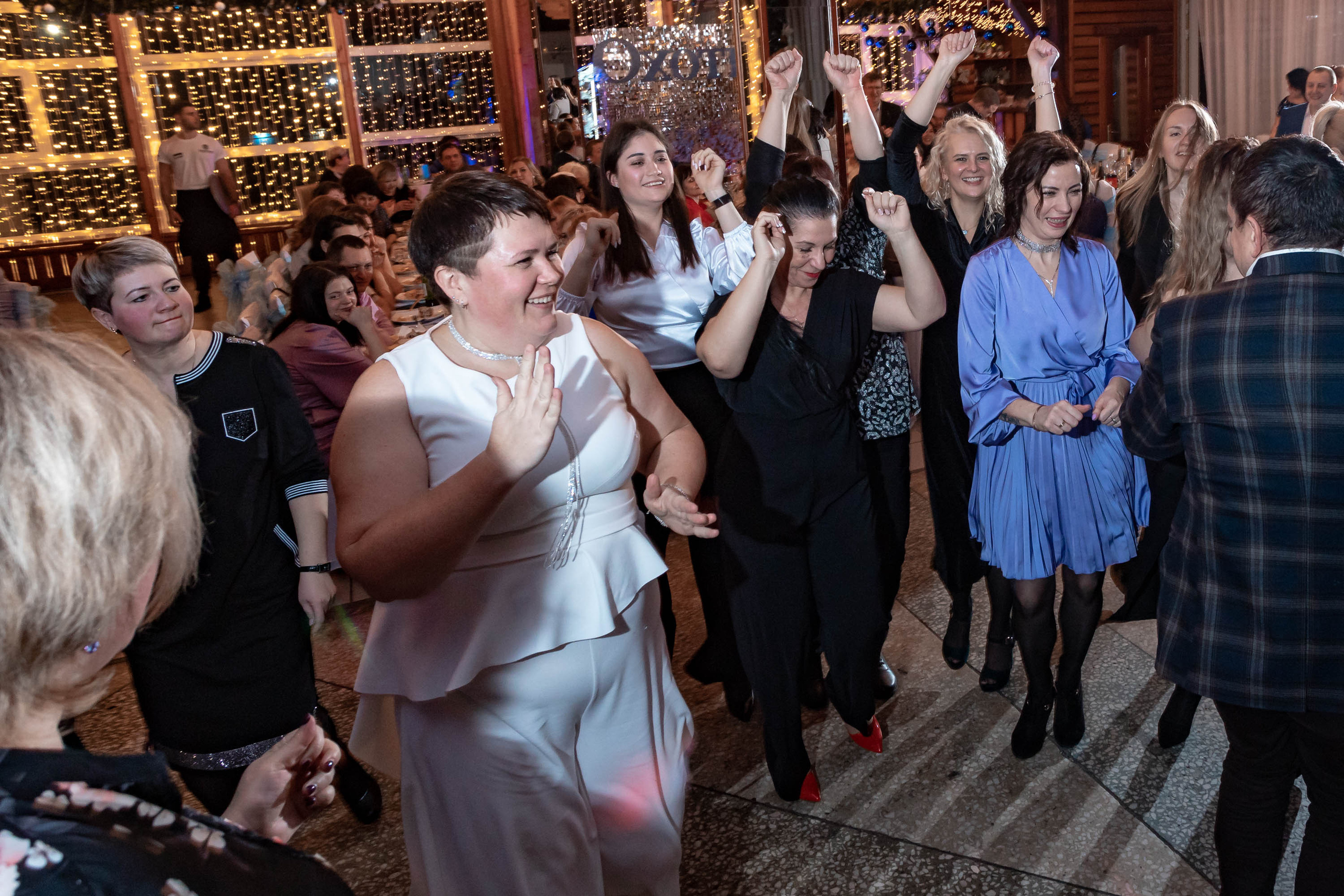 Съемка Новогоднего корпоратива в ресторане Охотник 23.12.2022 г. Свадебный и семейный фотограф в Москве и МО Елена Агапова