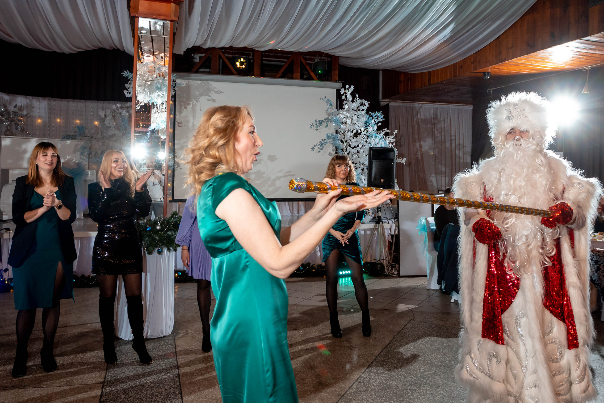 Съемка Новогоднего корпоратива в ресторане Охотник 23.12.2022 г. Свадебный и семейный фотограф в Москве и МО Елена Агапова