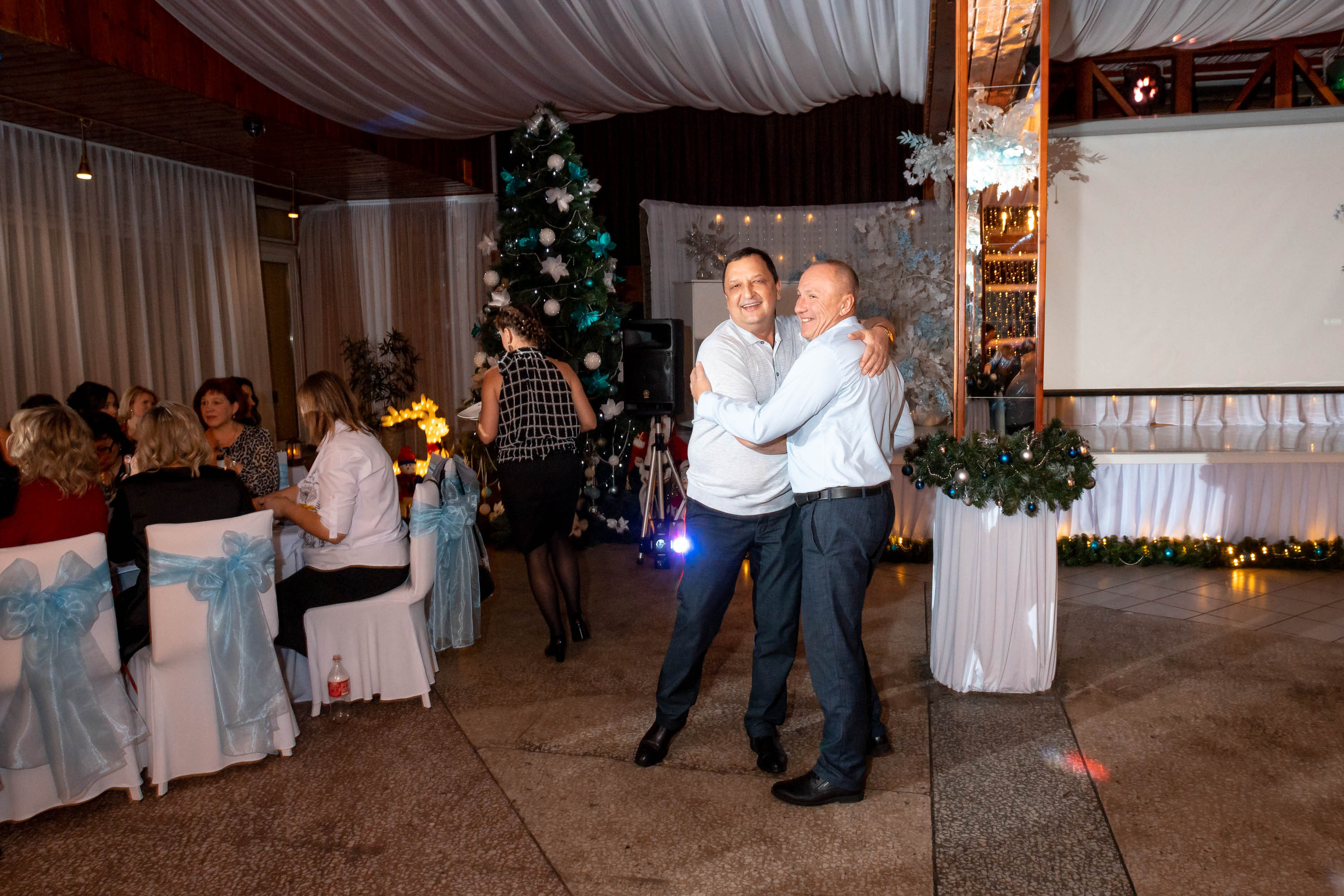 Съемка Новогоднего корпоратива в ресторане Охотник 23.12.2022 г. Свадебный и семейный фотограф в Москве и МО Елена Агапова