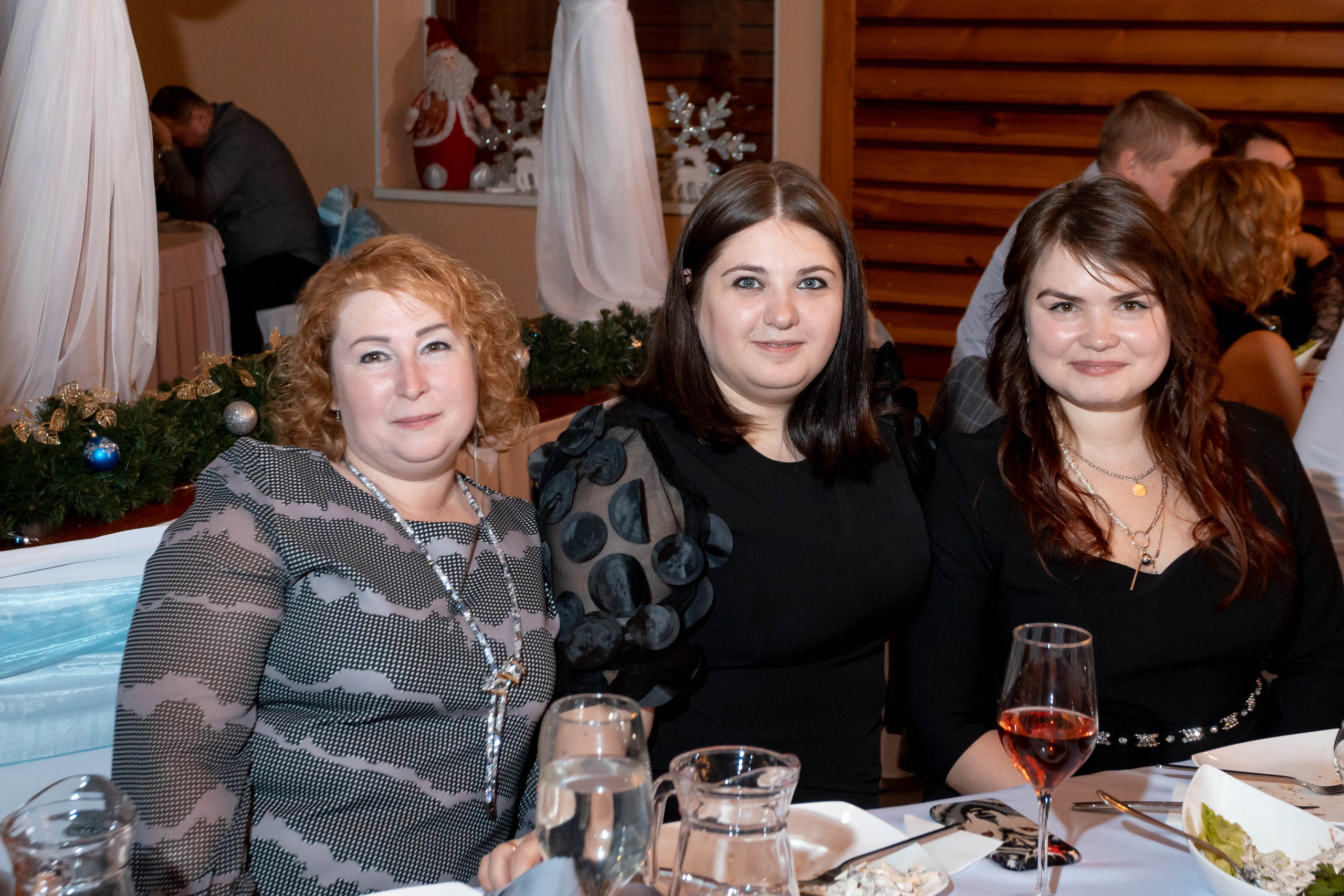 Съемка Новогоднего корпоратива в ресторане Охотник 23.12.2022 г. Свадебный и семейный фотограф в Москве и МО Елена Агапова