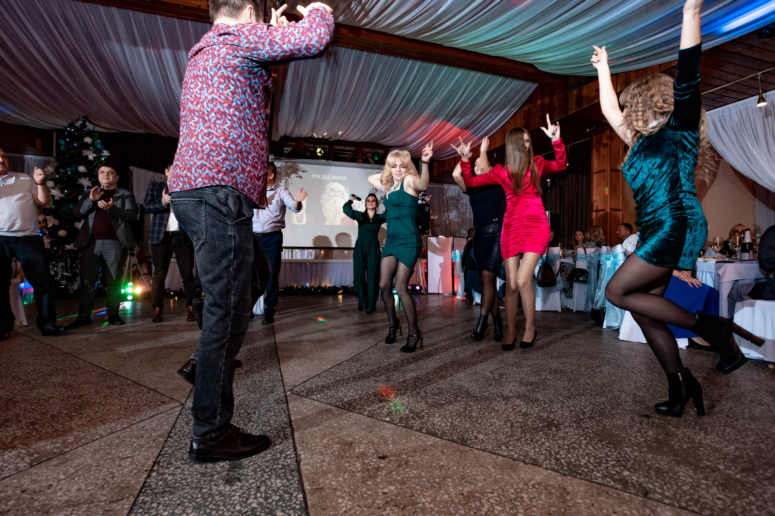Съемка Новогоднего корпоратива в ресторане Охотник 23.12.2022 г. Свадебный и семейный фотограф в Москве и МО Елена Агапова
