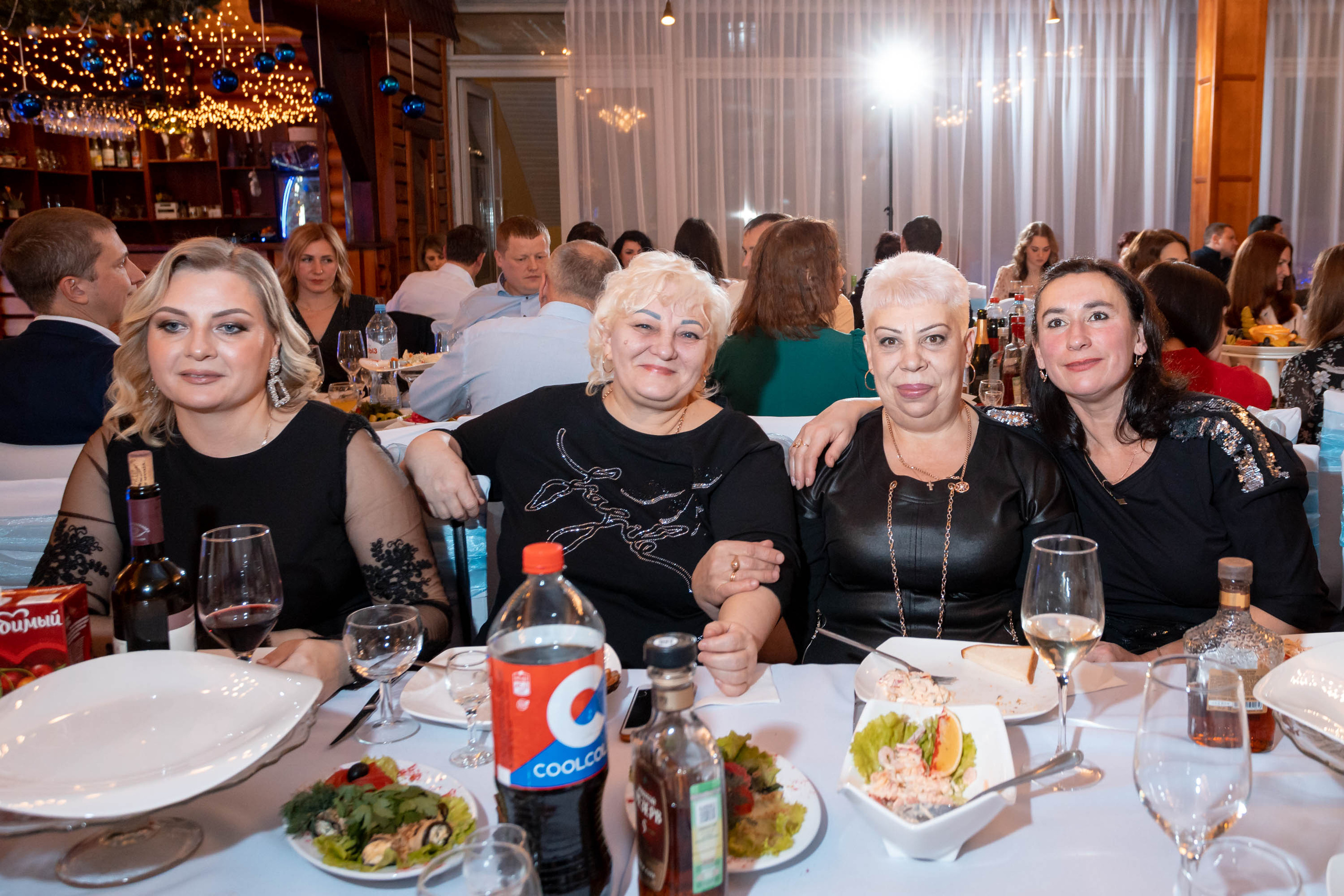 Съемка Новогоднего корпоратива в ресторане Охотник 23.12.2022 г. Свадебный и семейный фотограф в Москве и МО Елена Агапова