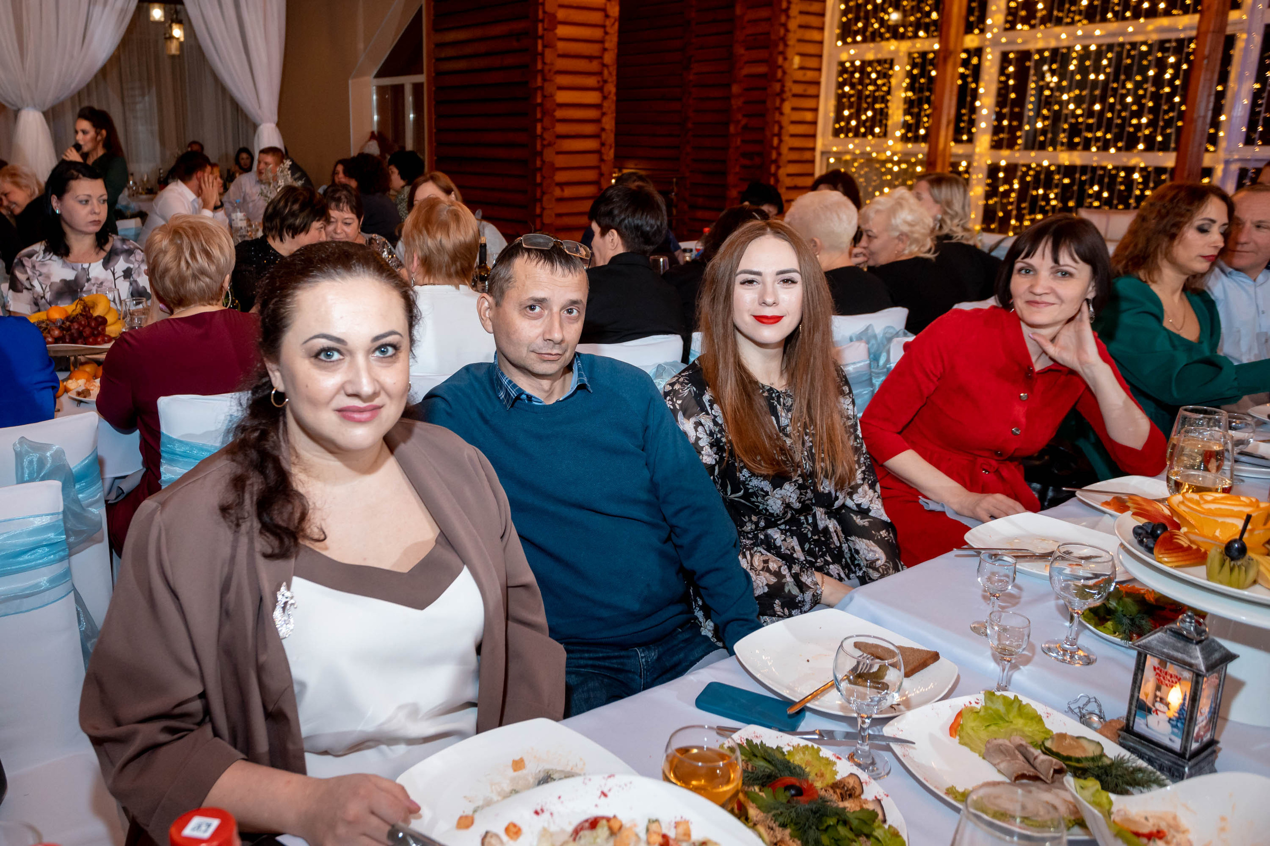 Съемка Новогоднего корпоратива в ресторане Охотник 23.12.2022 г. Свадебный и семейный фотограф в Москве и МО Елена Агапова