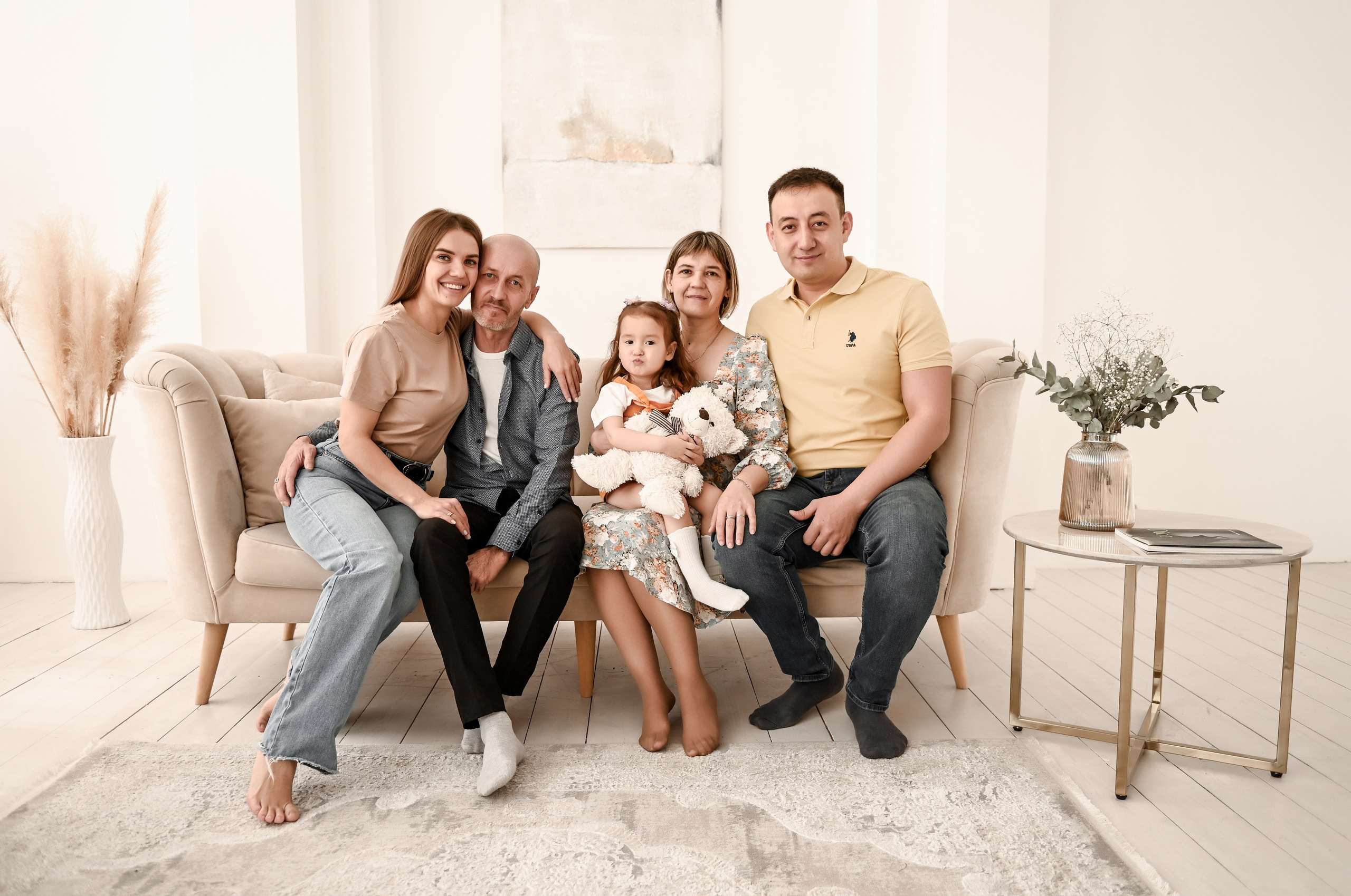 Семейная студийная  фотосессия 2. Свадебный, семейный, детский, контент фотограф в Омске Максим Ильин