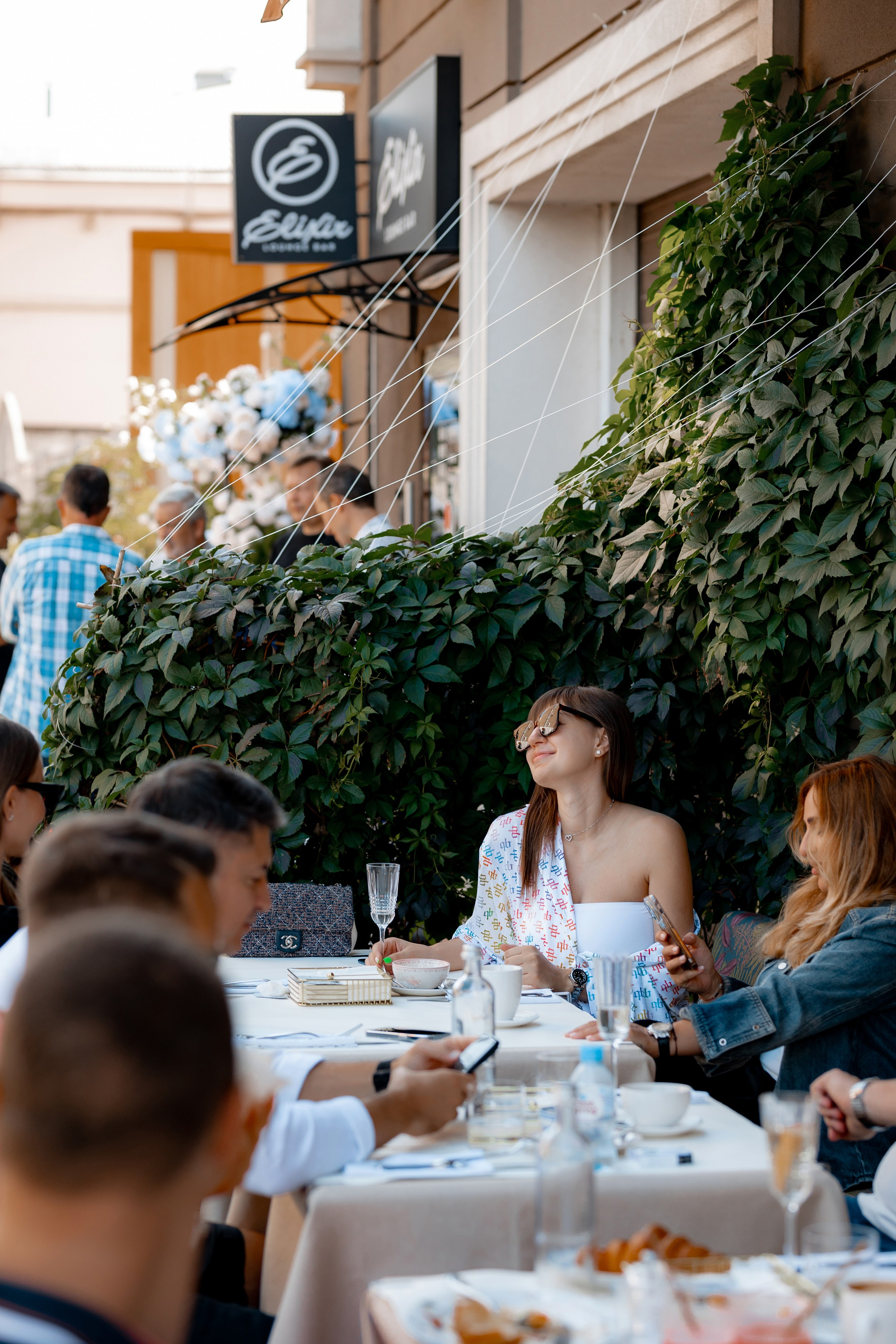 Porsche Завтрак в Cou-cou Bistro. Главная
