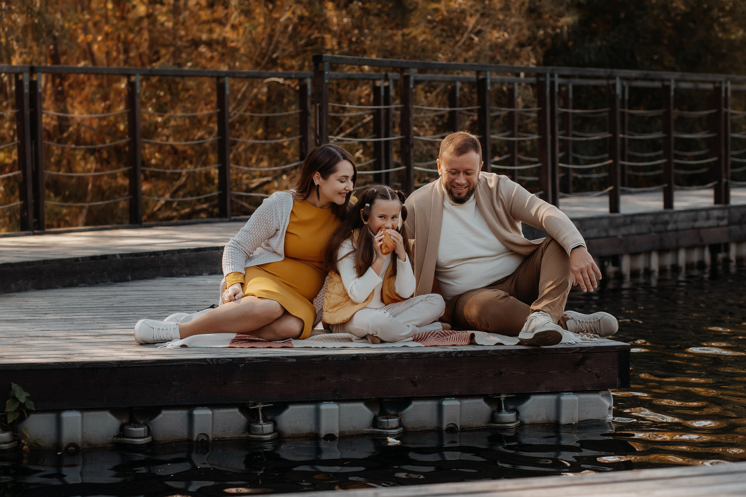 Осень на причале. Детский и семейный фотограф в Красноярске Юлия Бирюкова