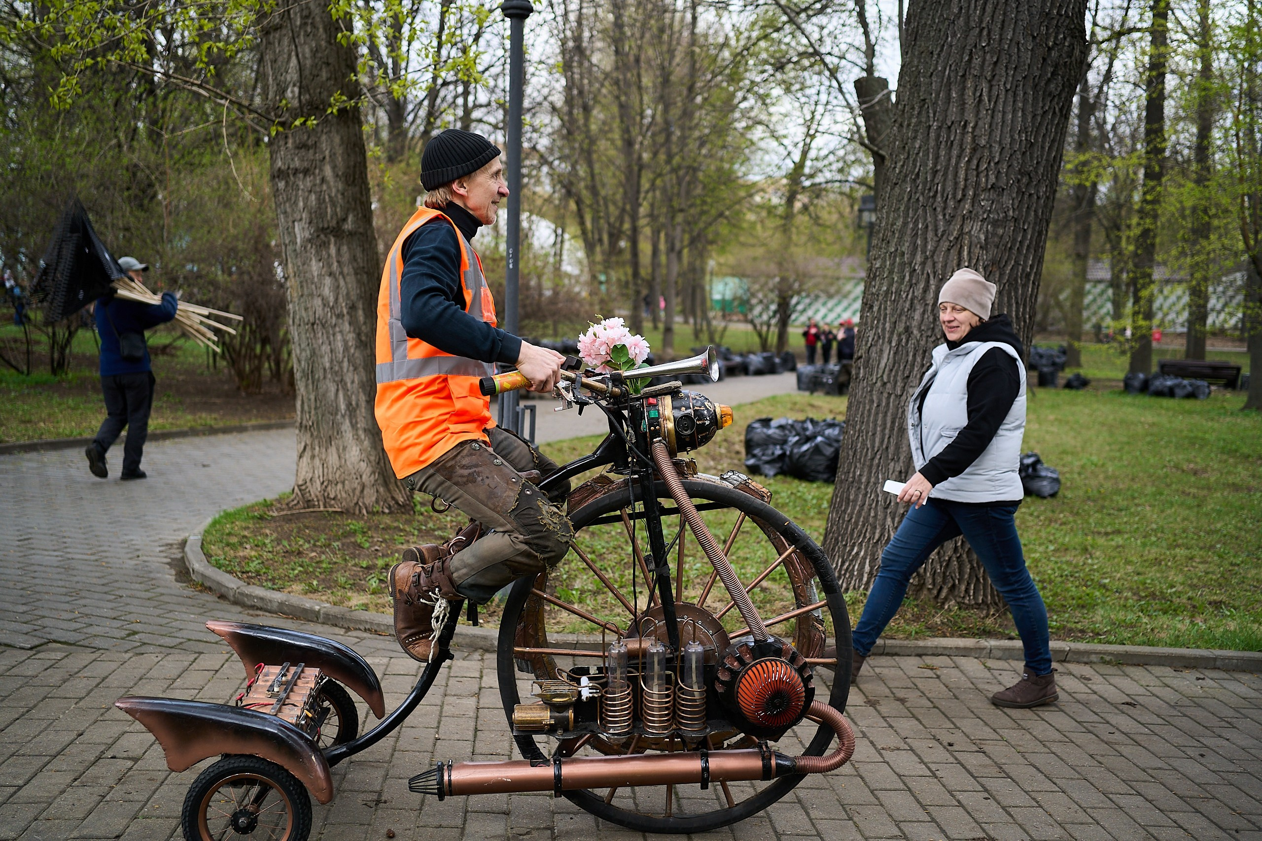Субботник у Управления делами Мэра и Правительства Москвы. Фотограф и Видеограф в Москве. Олег Корушев