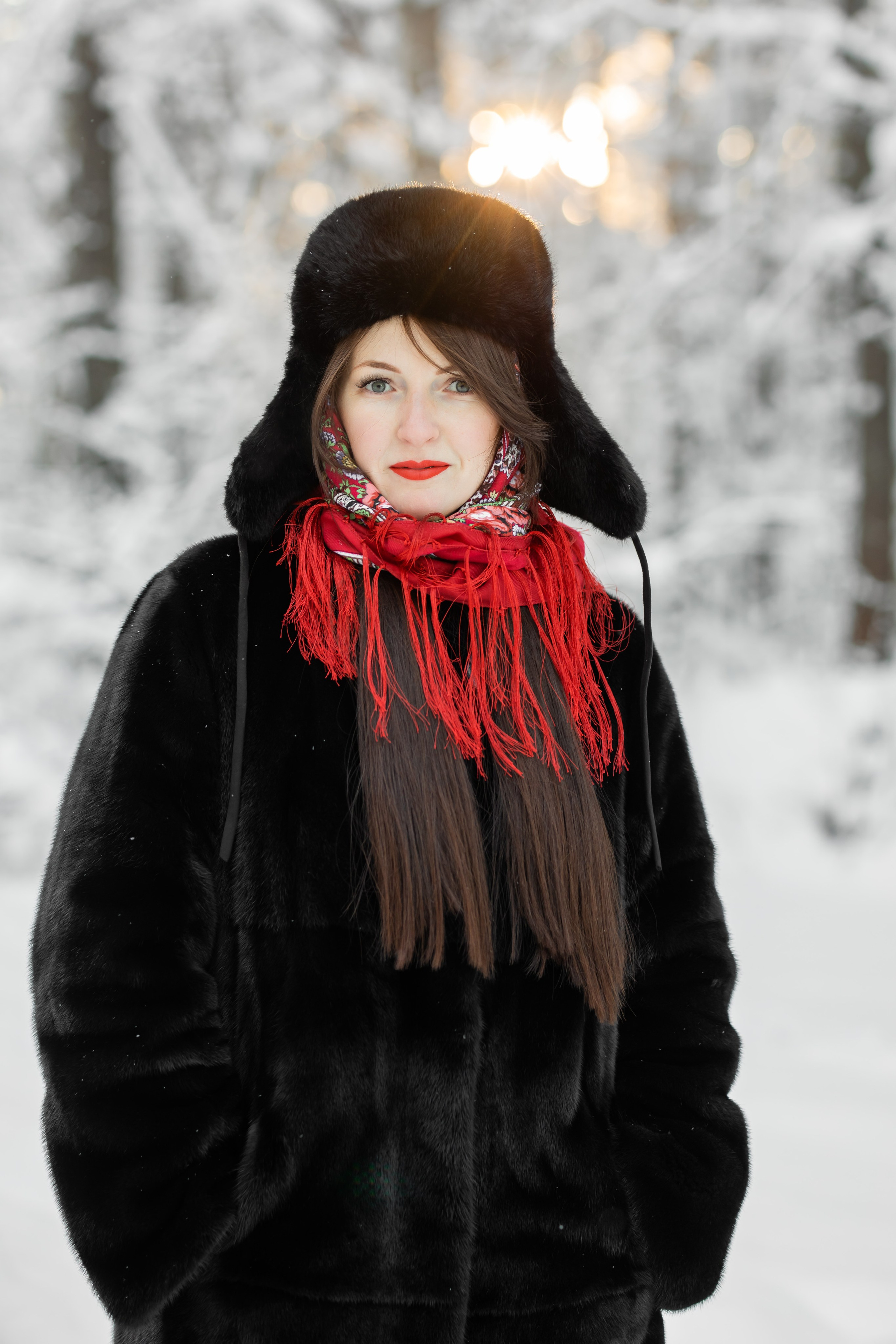 Анастасия и Юлия в зимнем лесу. Свадебный и семейный фотограф в Колпино и СПб Юлия Папанова