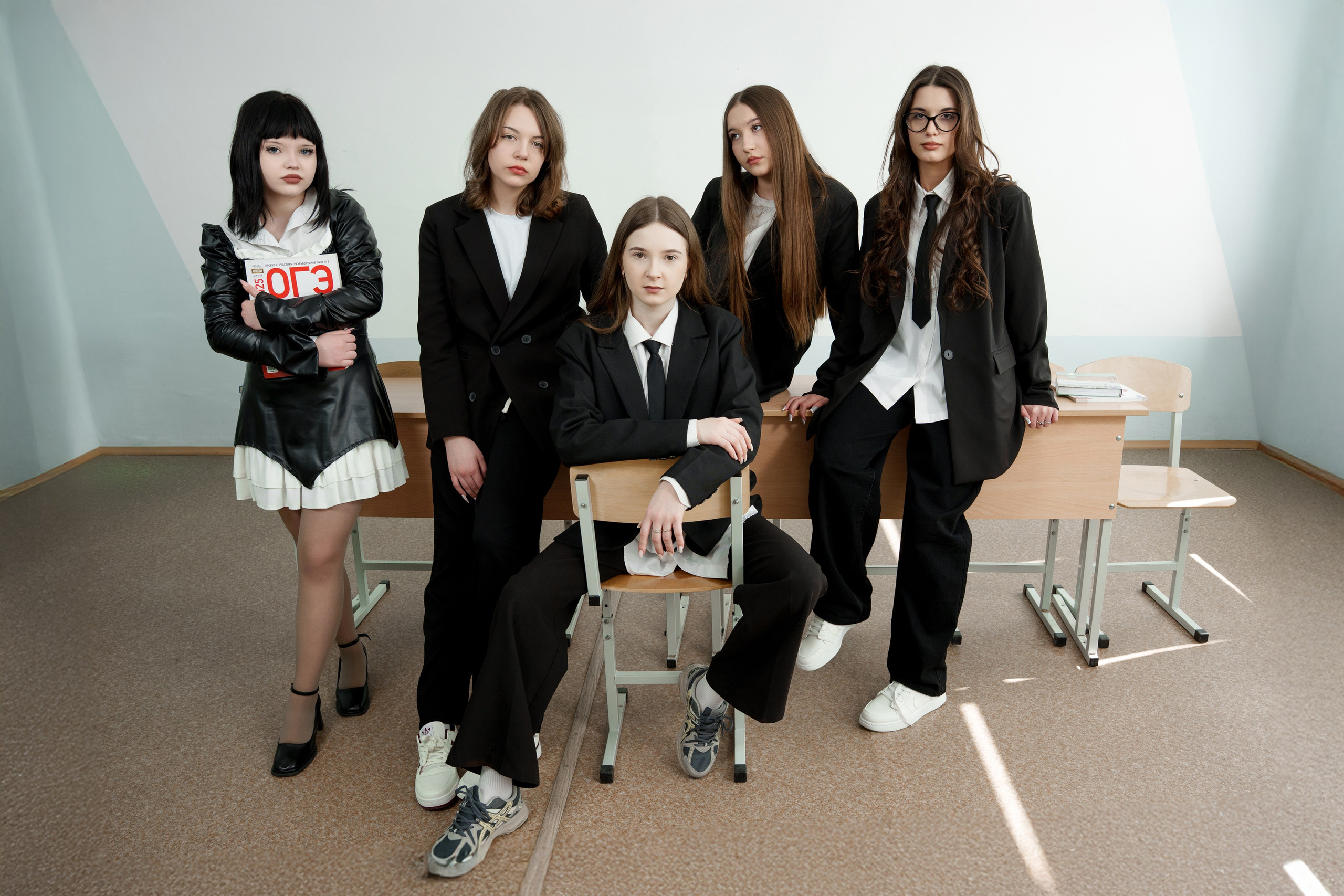 11 класс сьемка для альбома в школе. Ольга Плаксина фотограф в Саратове