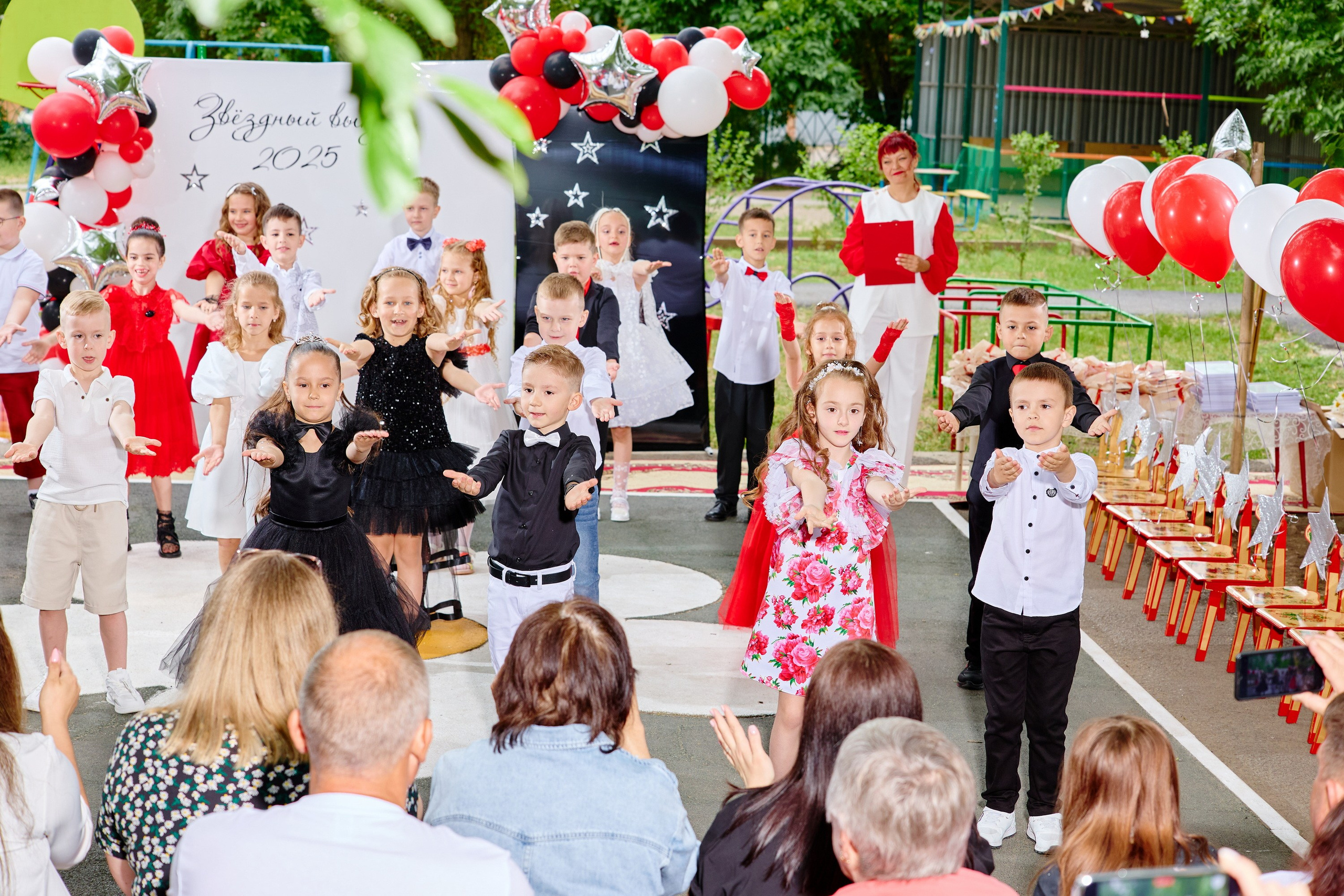 Выпускной 45 сад. Фотограф Выпускные альбомы Таганрог Сергей Коробченко