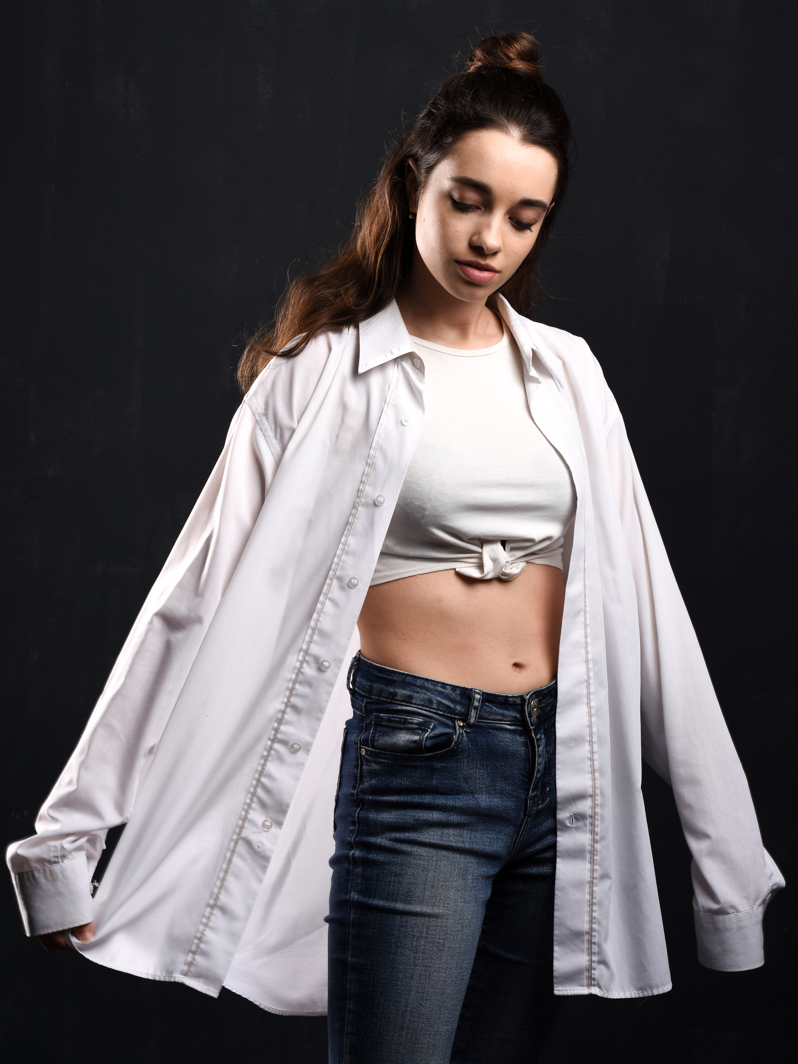 Фотосессия на тёмном фоне