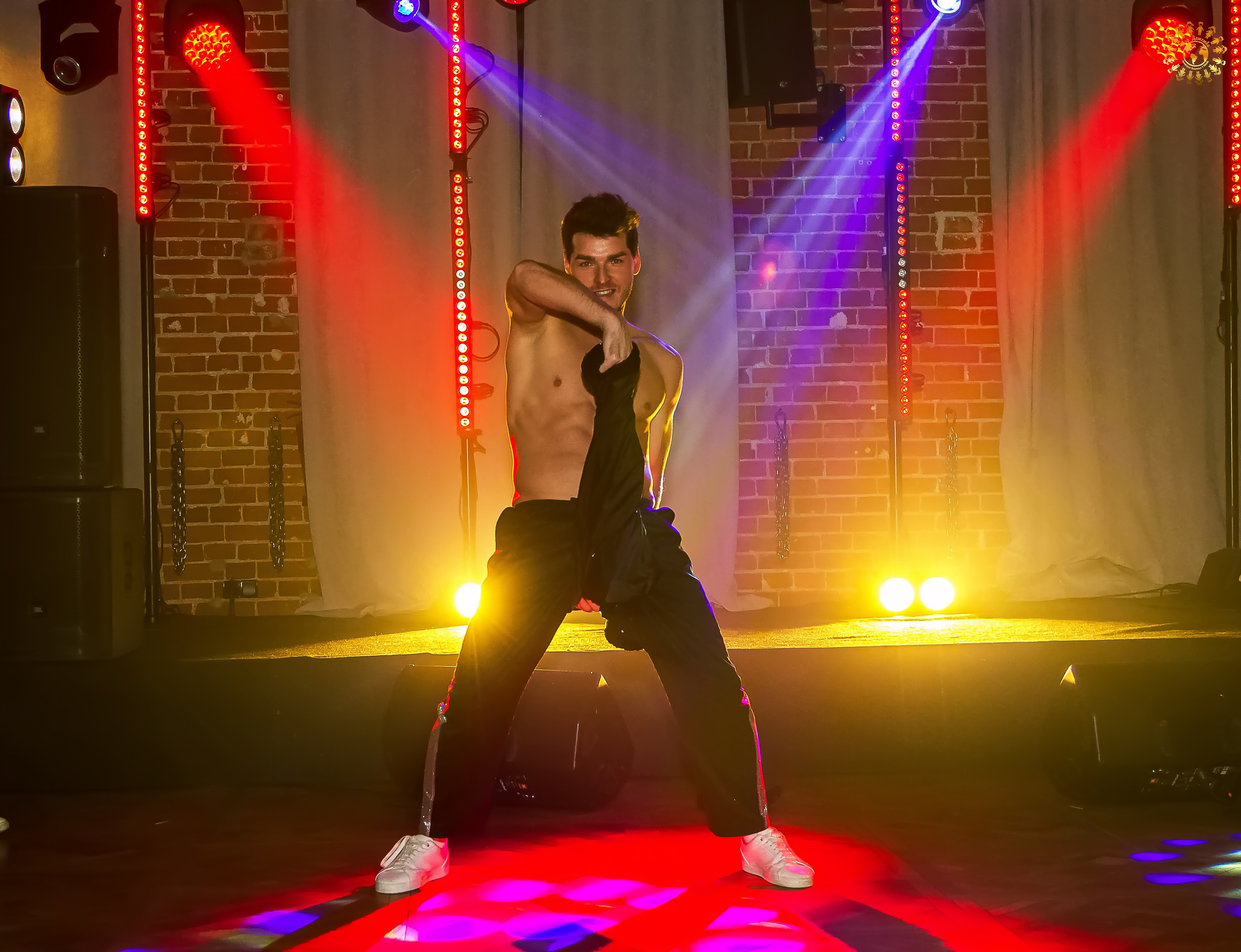 Выпускной 2023 (11-е классы) клуб «Джаггер», Москва. Репортажная съемка в Москве и области. Анималистика