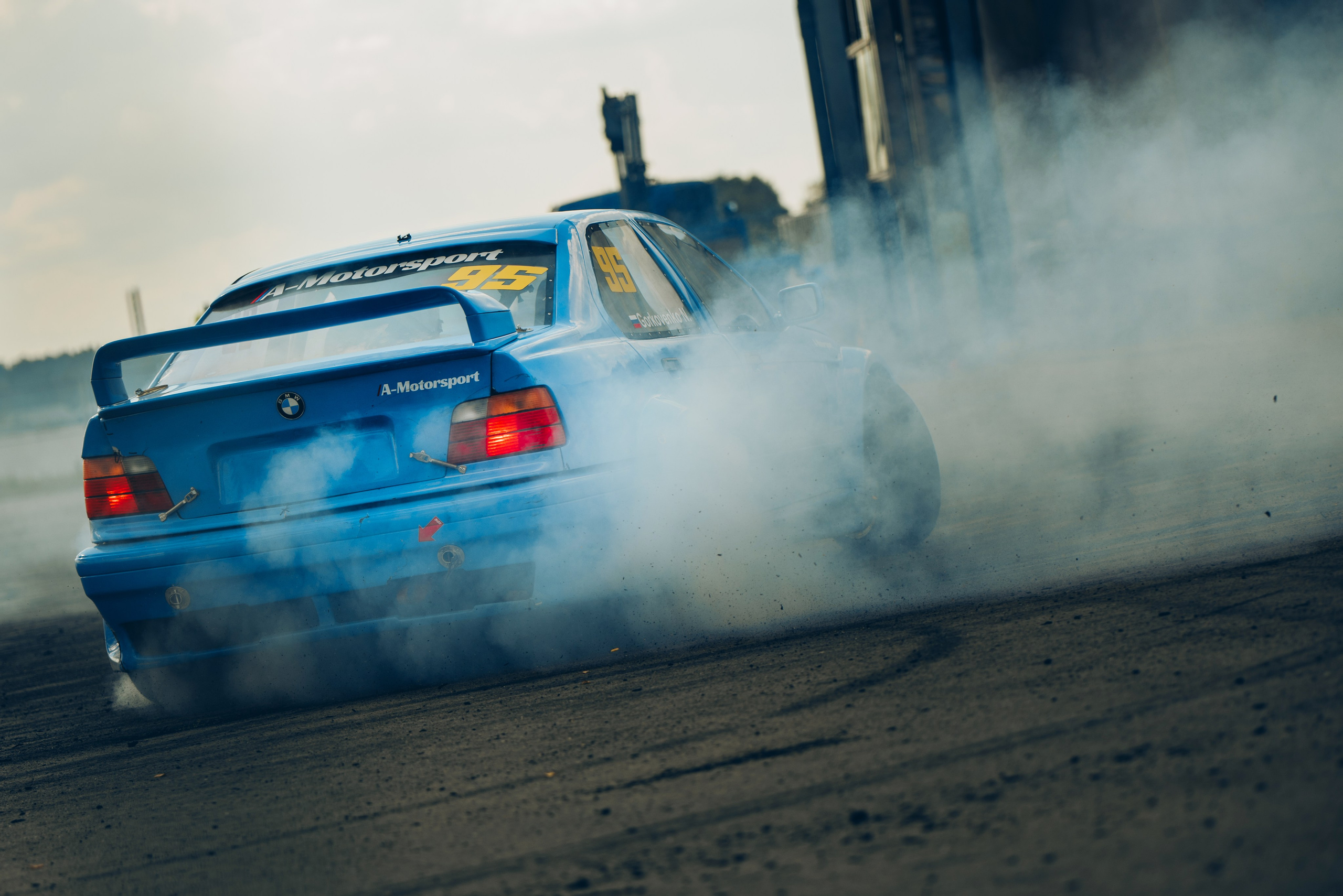 Rds запад ADM Raceway. DeLorein