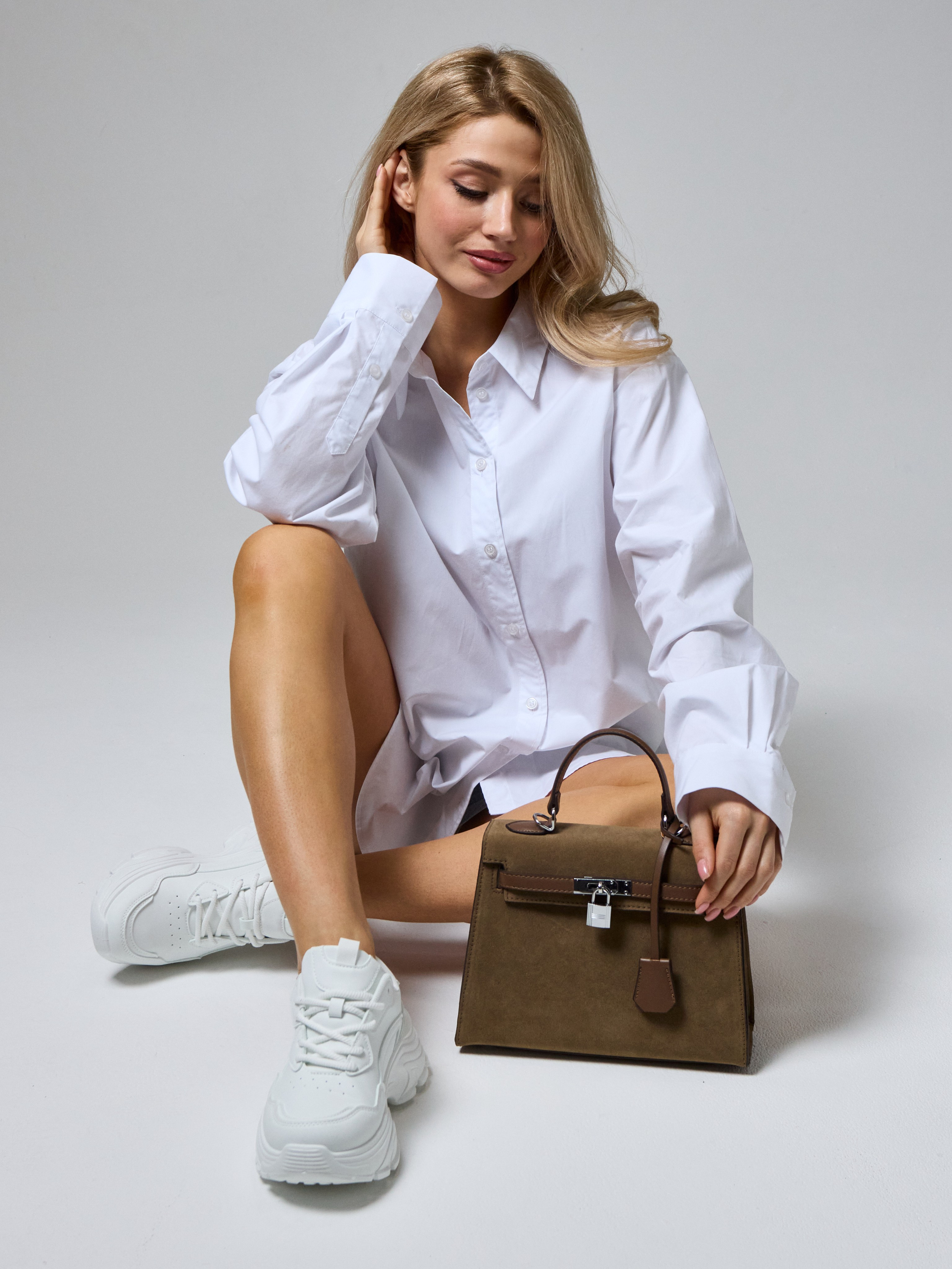 Каталожная модельная фотосъёмка. Фотосъёмка для марктеплейсов Studio 11.11