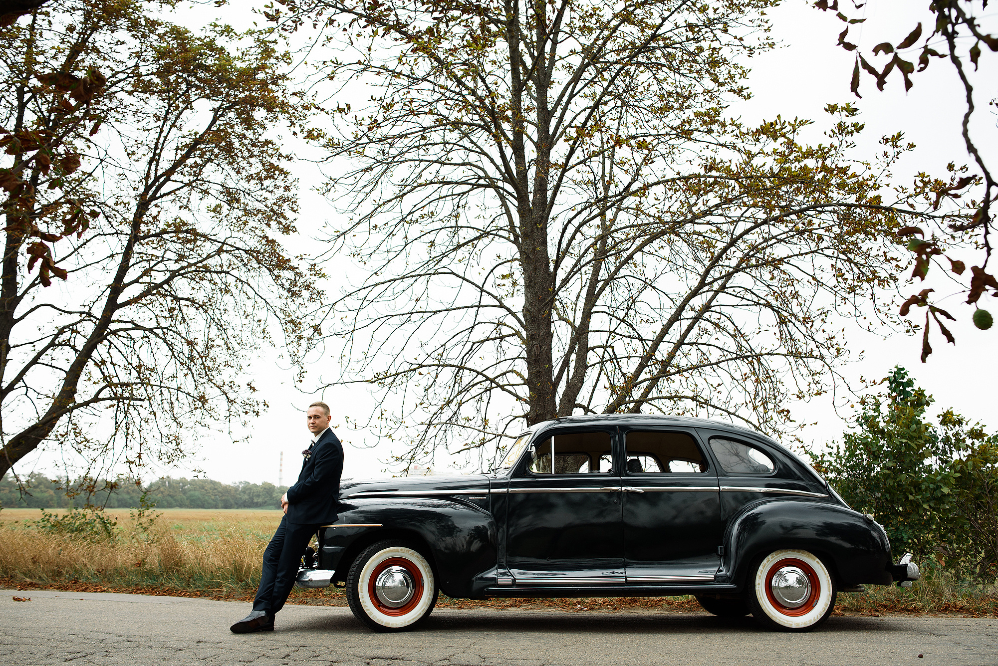 Свадебная съемка с ретро автомобилем. Свадебный фотограф Краснодар Олег Олеарт — Краснодар, Москва, Сочи