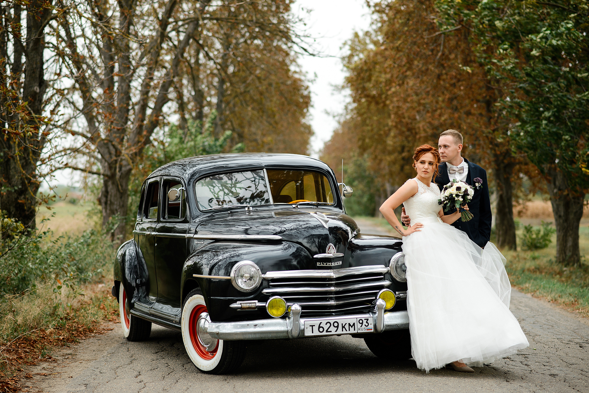 Свадебная съемка с ретро автомобилем. Свадебный фотограф Краснодар Олег Олеарт — Краснодар, Москва, Сочи