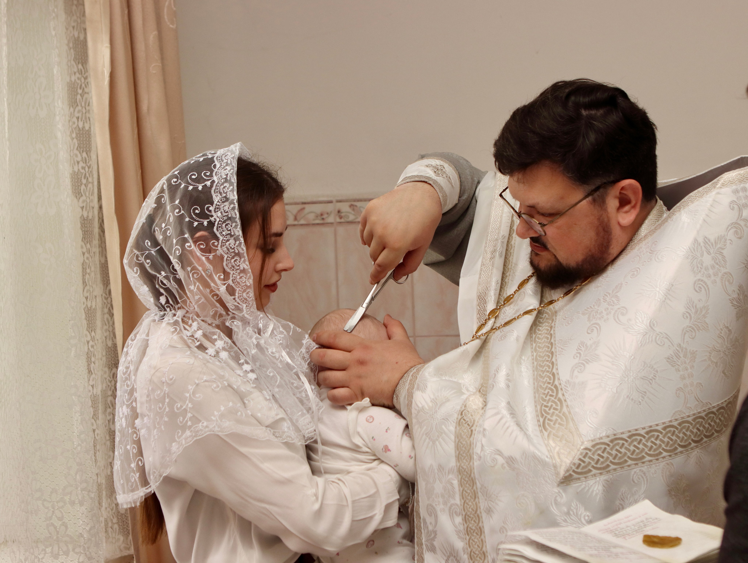 Анастасия и Вадим — крещение Виктории. Фотограф в Курске Смирнов Евгений