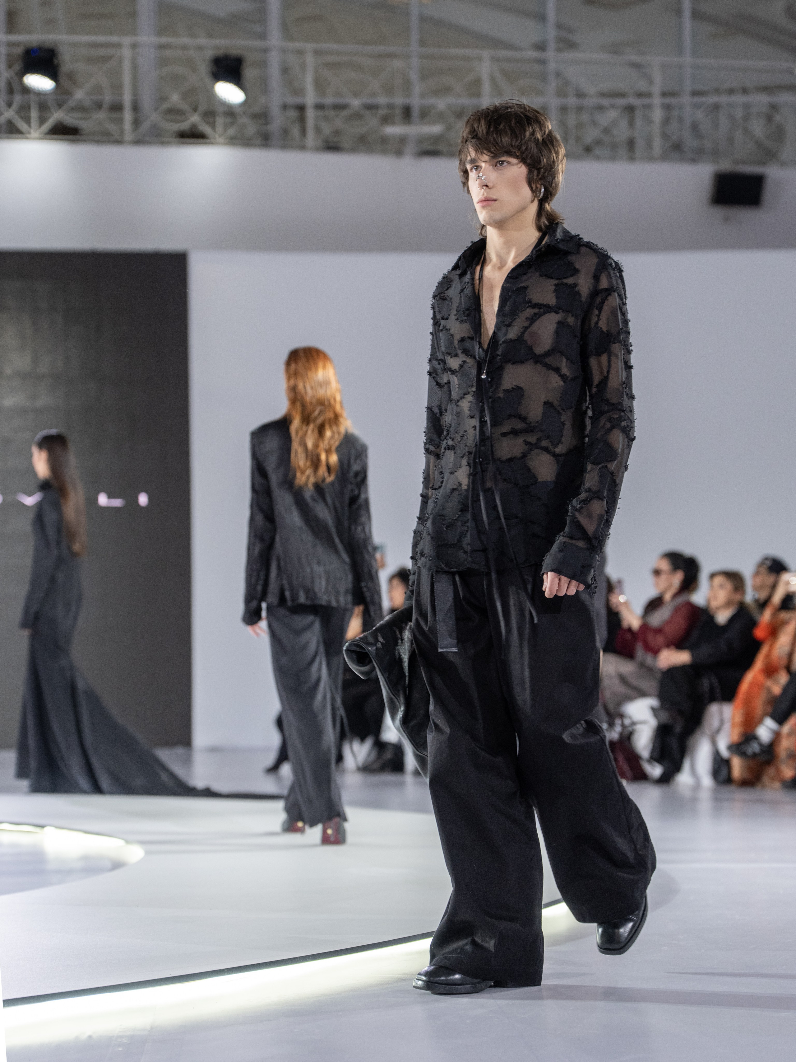 Дизайн DVALI. Сайт Алматинского НЮ АРТ, будуар и фэшн фотографа Дениса Карпенко