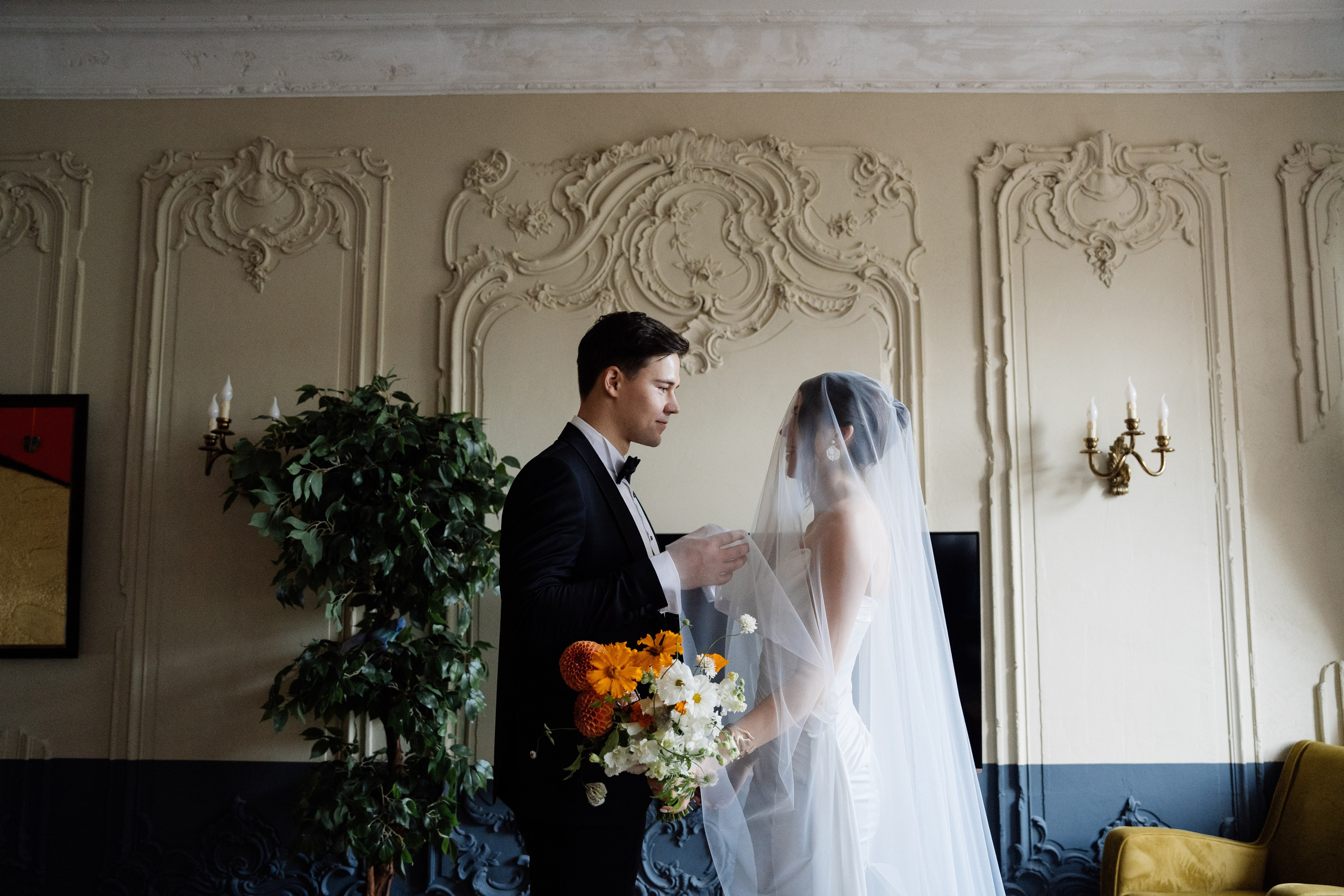 Оранжевая свадьба в гребешках. Свадебный фотограф организатор в Санкт-Петербурге Ассоль Опарина