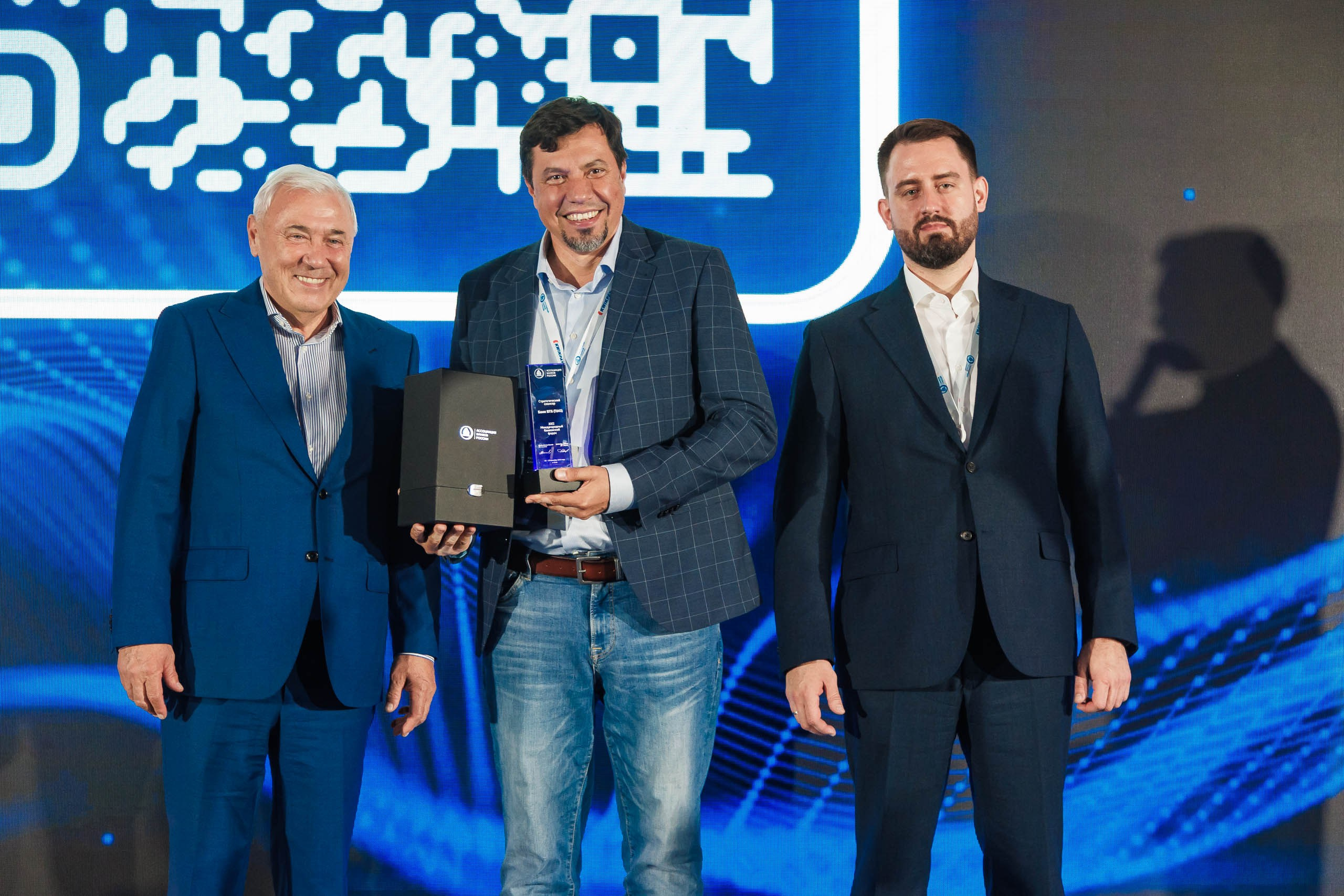 Посник в стенде стартапа, презентация технологий