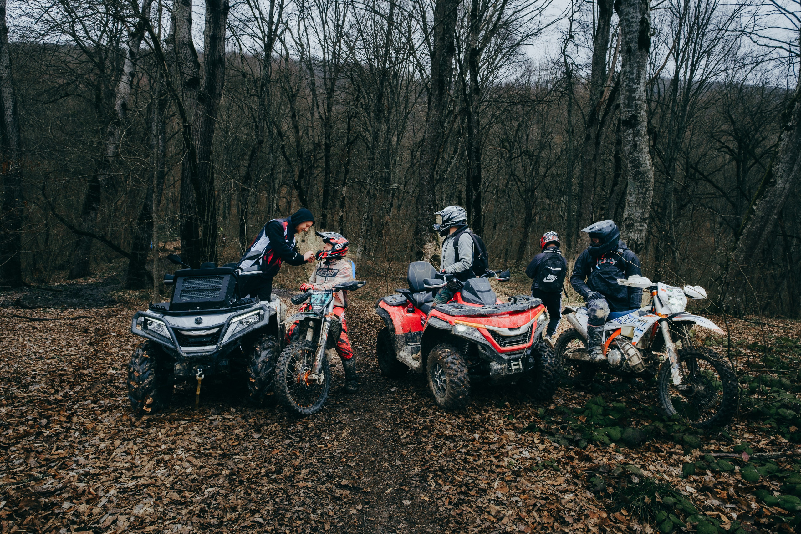 Съемка для Sharmax Moto в Горячем Ключе. Свадебный фотограф Денис Ожигин в Краснодаре и крае. Эмоциональная и стильная съемка вашего дня