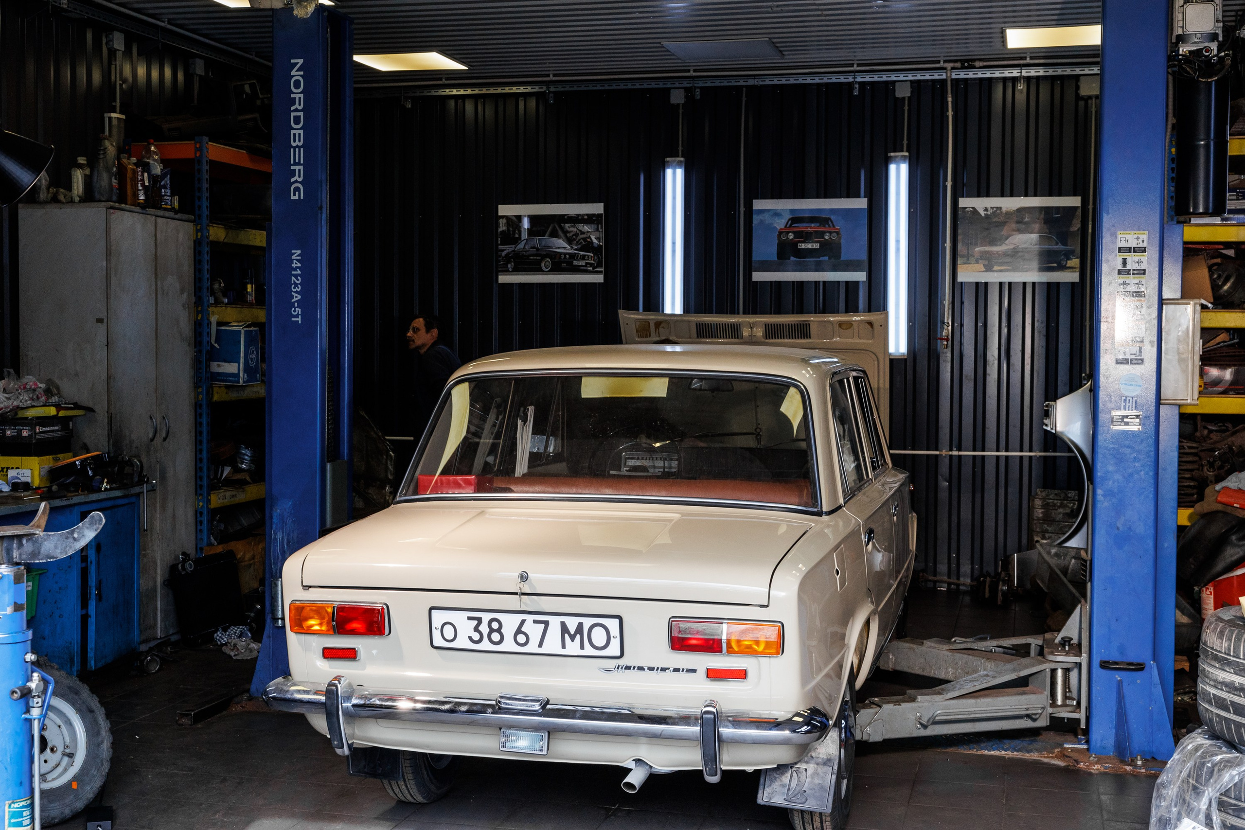 Автомобильная фотосъемка ВАЗ 2101 после реставрации в Бюро "Наследие"