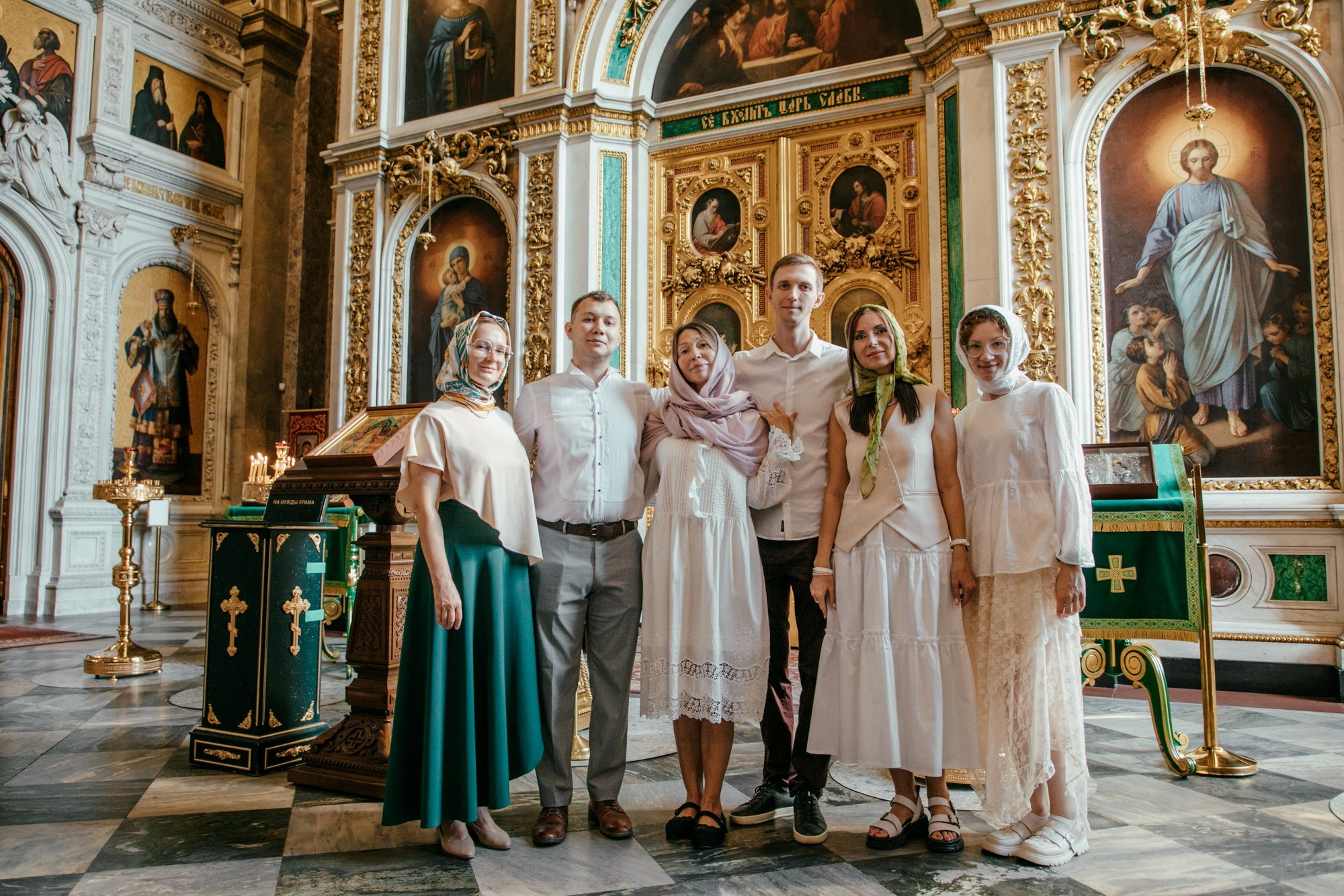Крещение ребенка в Исаакиевском соборе СПб. Фотограф крещение венчание в Петербурге! Помогает подобрать храм и посоветовал душевного батюшку в СПб