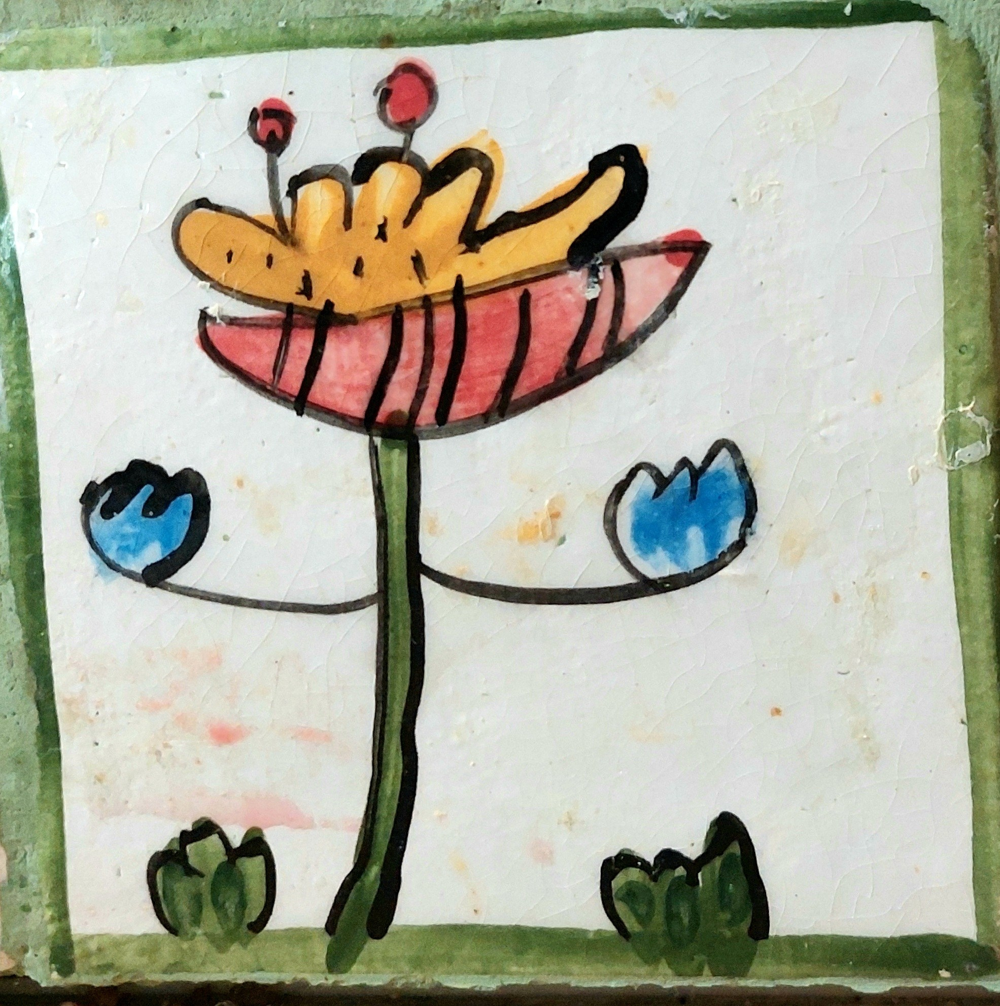 Много плиток-цветочков. Керамика с историей. Елена Рогалёва