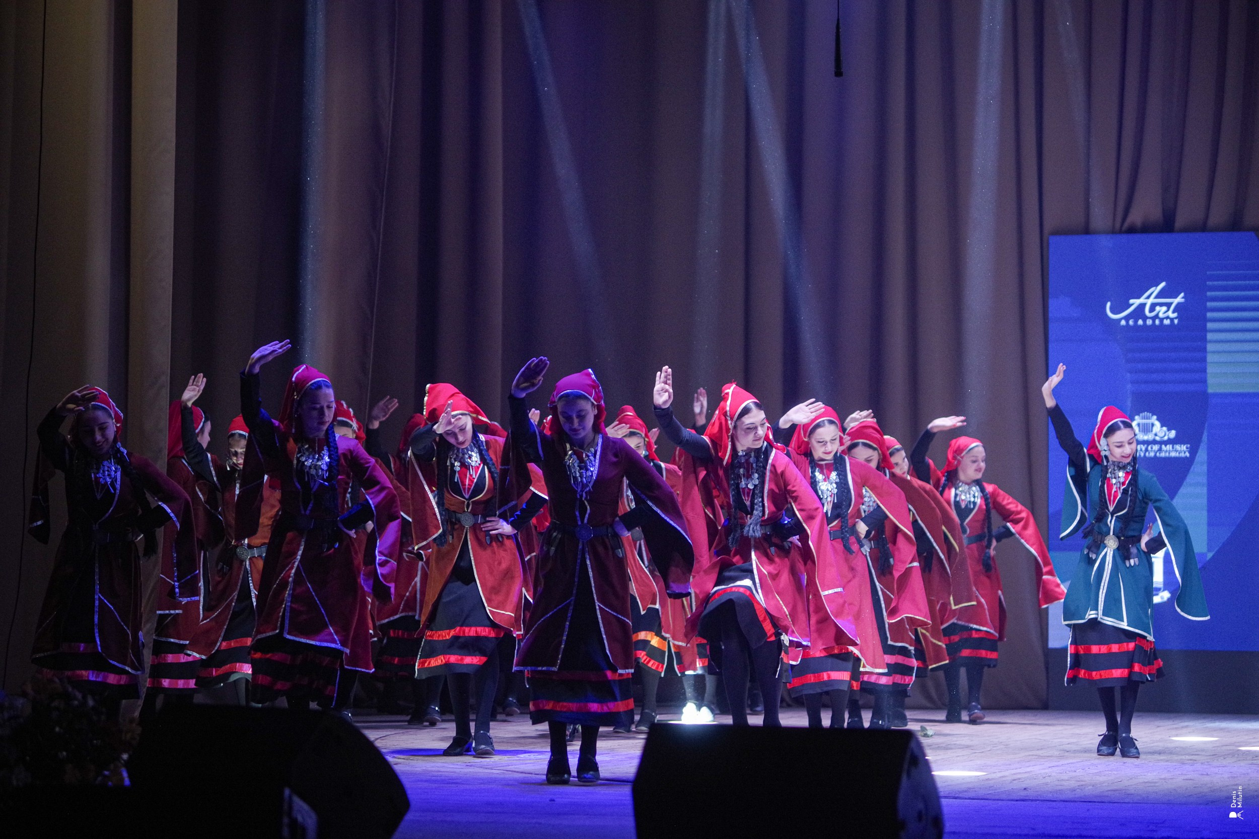 Танцы в Хоби. Портретный фотограф Денис Милютин