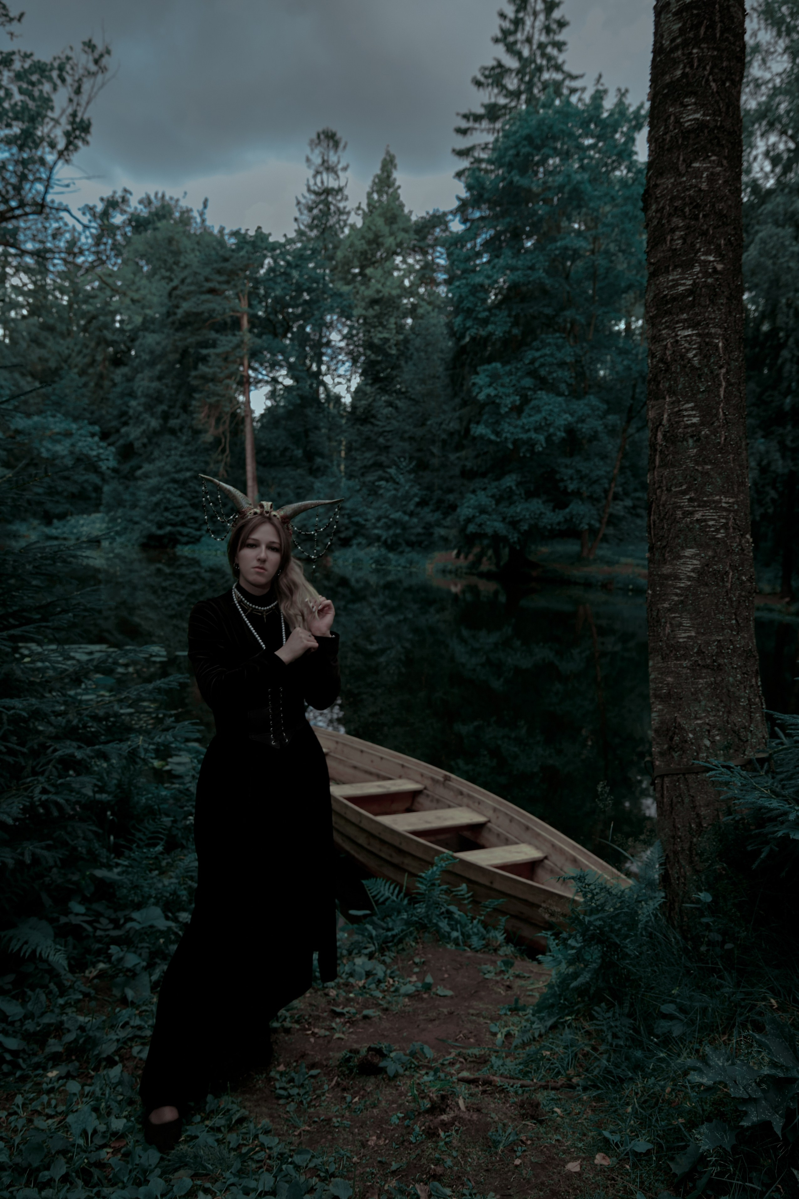 Фотосессия ведьмы в лесу. Рекламный фотограф Санкт-Петербург Катерина Мишкель