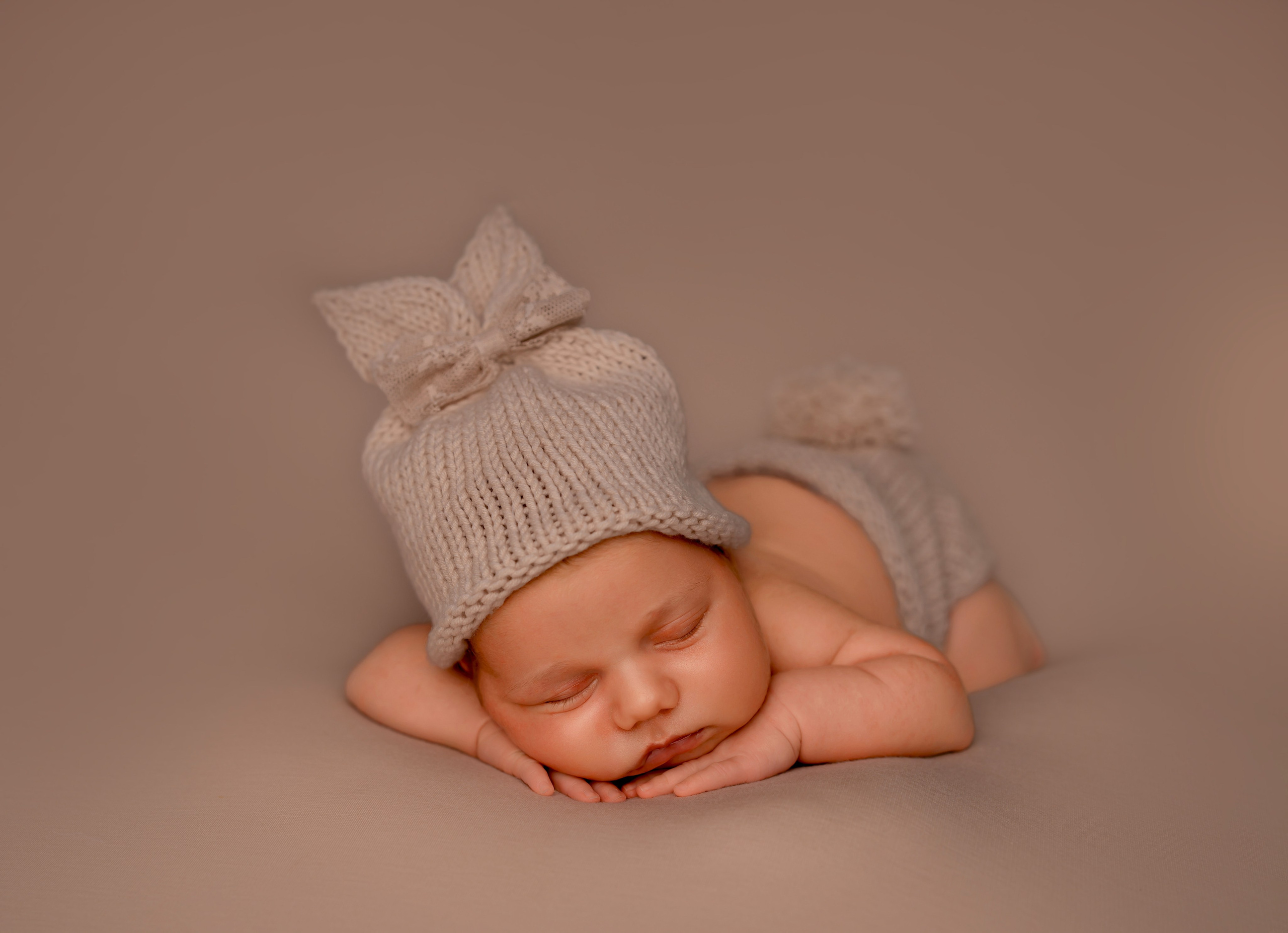 Фотограф новорожденных в Нижнем Новгороде - профессиональная фотосессия для новорожденных, уютные и милые снимки малышей, создание уникальных образов и воспоминаний для родителей. Специалист по детской фотографии предлагает услуги по съемке новорожденных в комфортной обстановке, обеспечивая безопасность и тепло для вашего малыша.