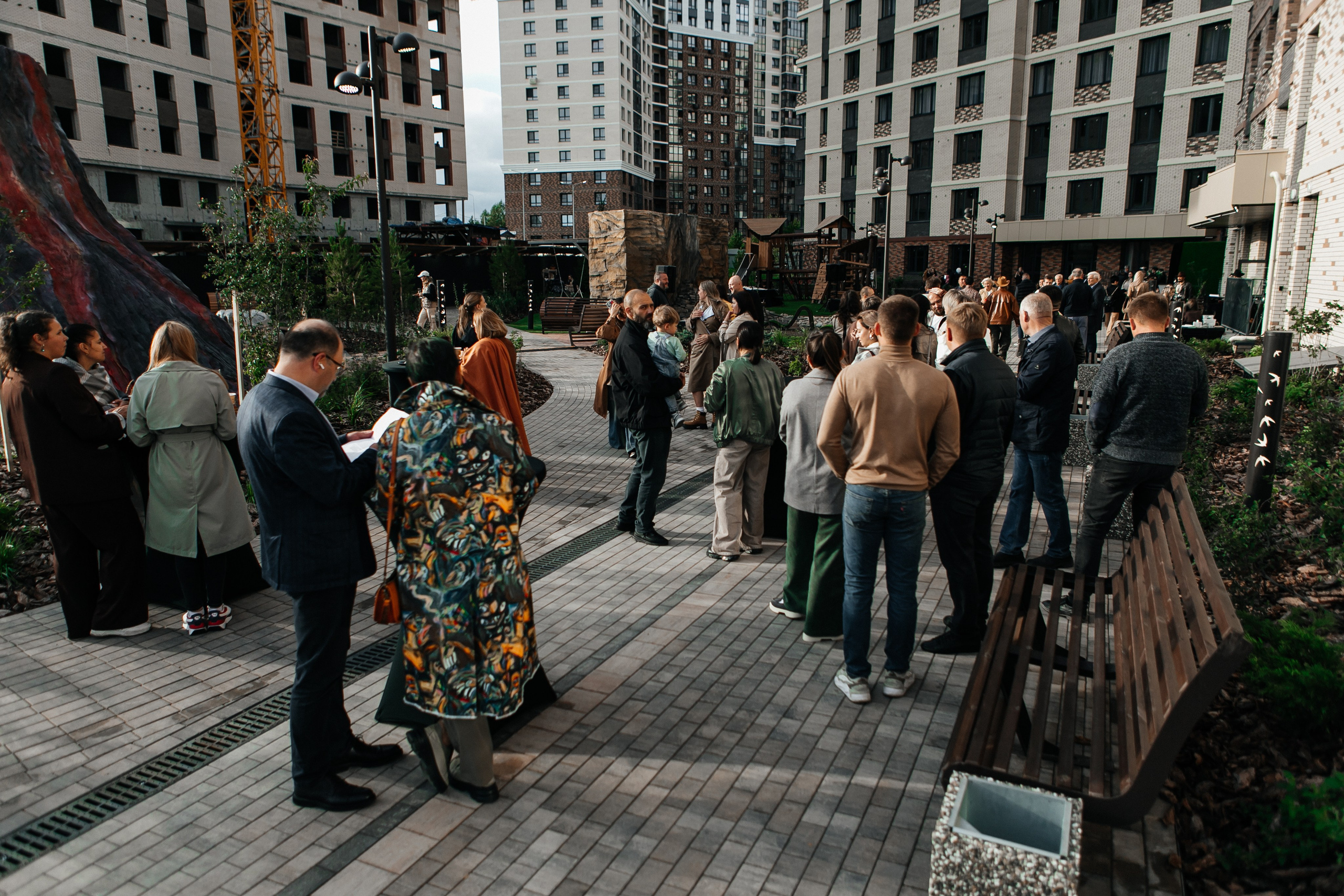 Презентация в квартал стрижи от Восток Центр Иркутск. Фотограф в Иркутске Анастасия Кись. Студийная фотосессия беременности в тканях Иркутск. Семейная фотосессия, ПОРТРЕТ «ПОКОЛЕНИЕ»