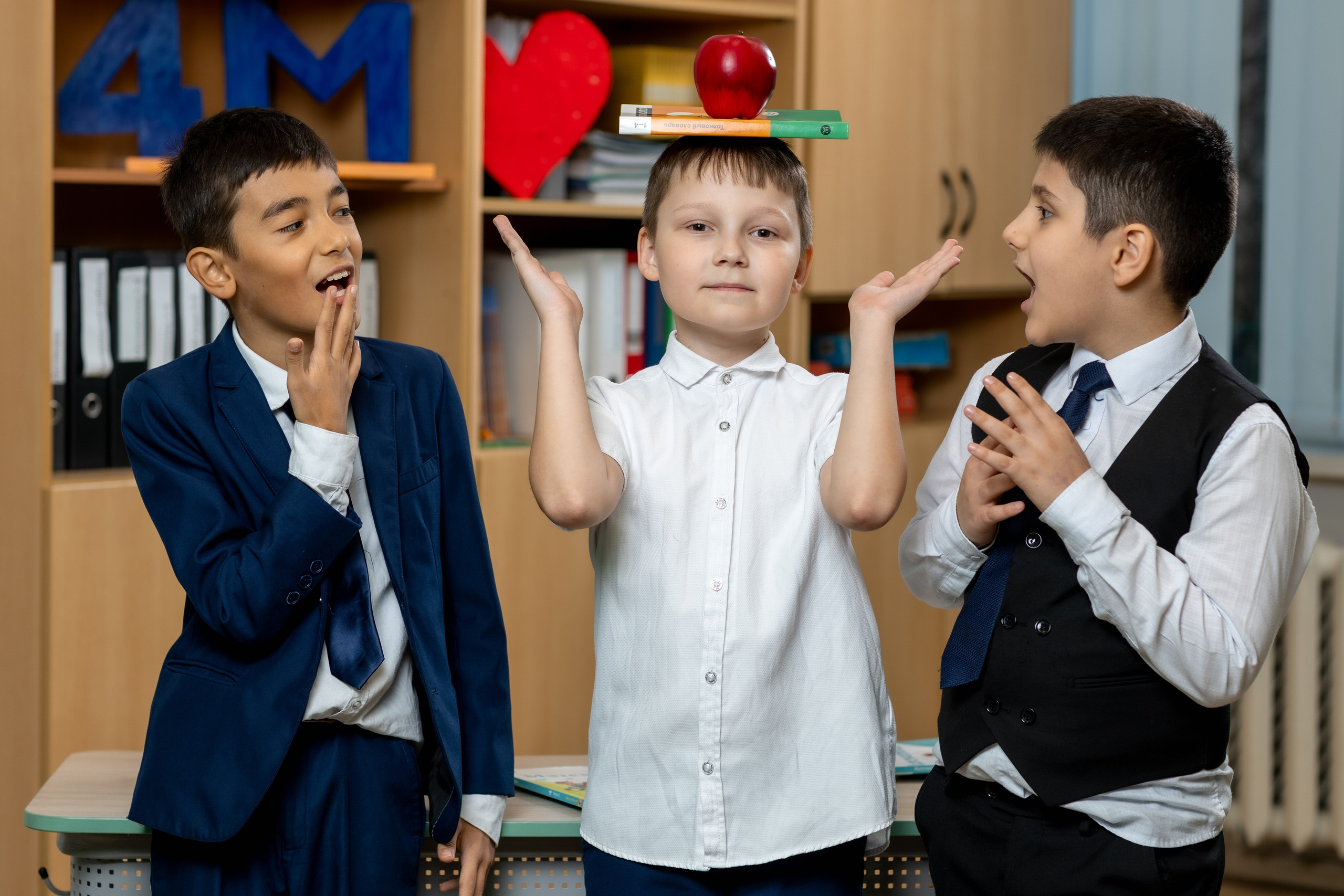 НАЧАЛЬНАЯ ШКОЛА. Выпускные альбомы Москва Московская область Ирина Чугайнова