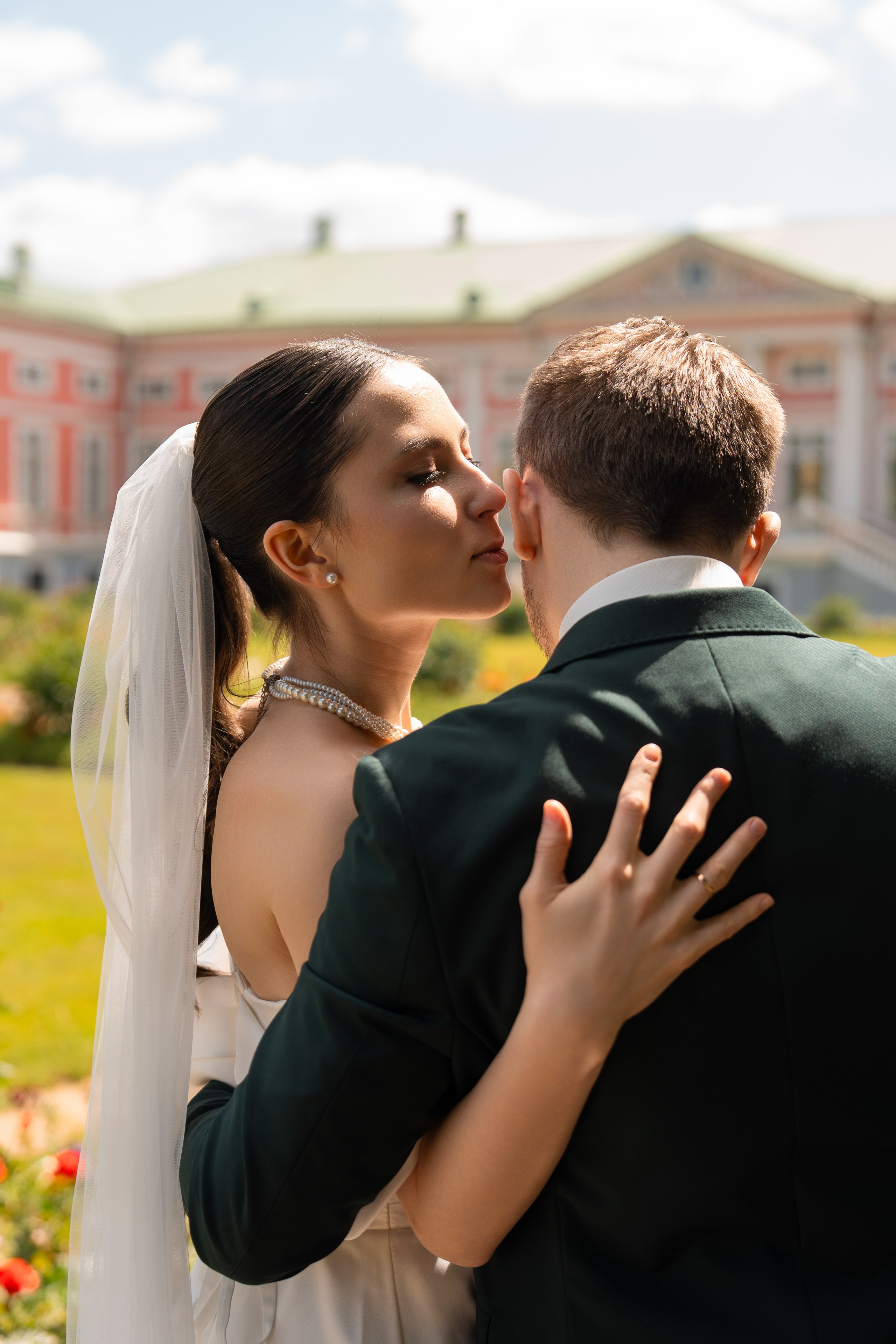 Влад и Илина в Кусково. Свадебный фотограф в Москве Анна Полушина