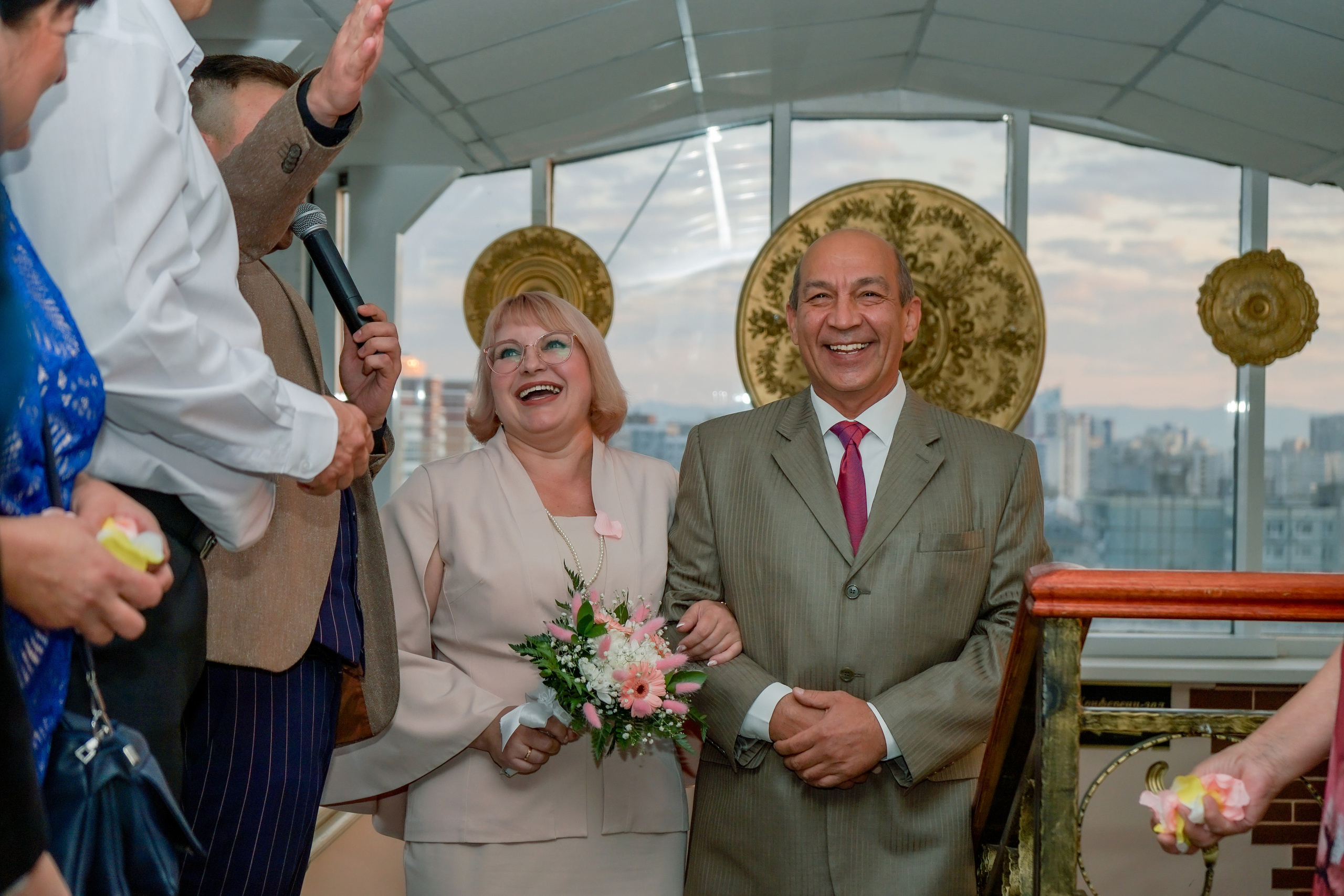 Встреча людей родственниками