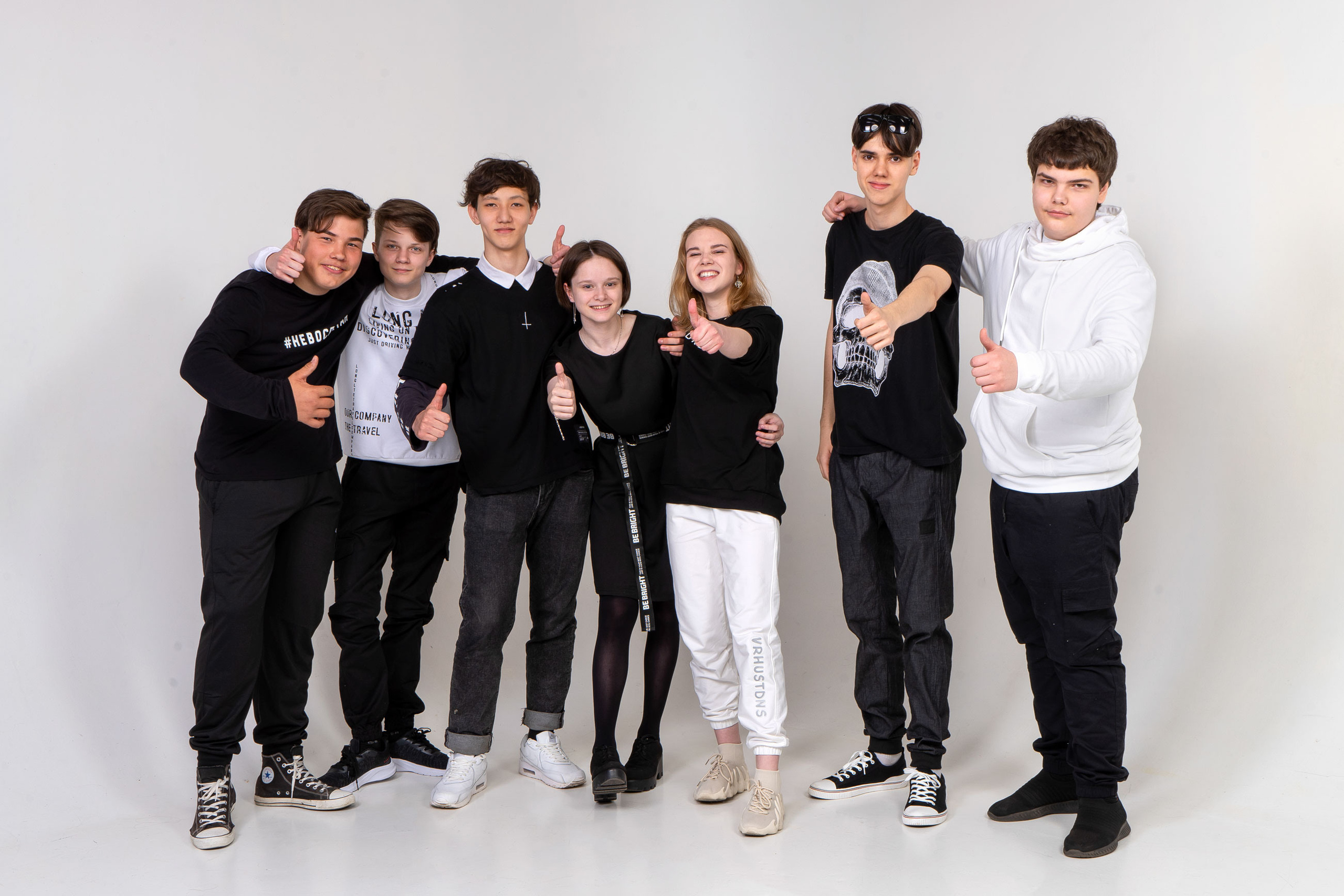 Детские портреты для школьного альбома в фотостудии. Фотограф в Хабаровске