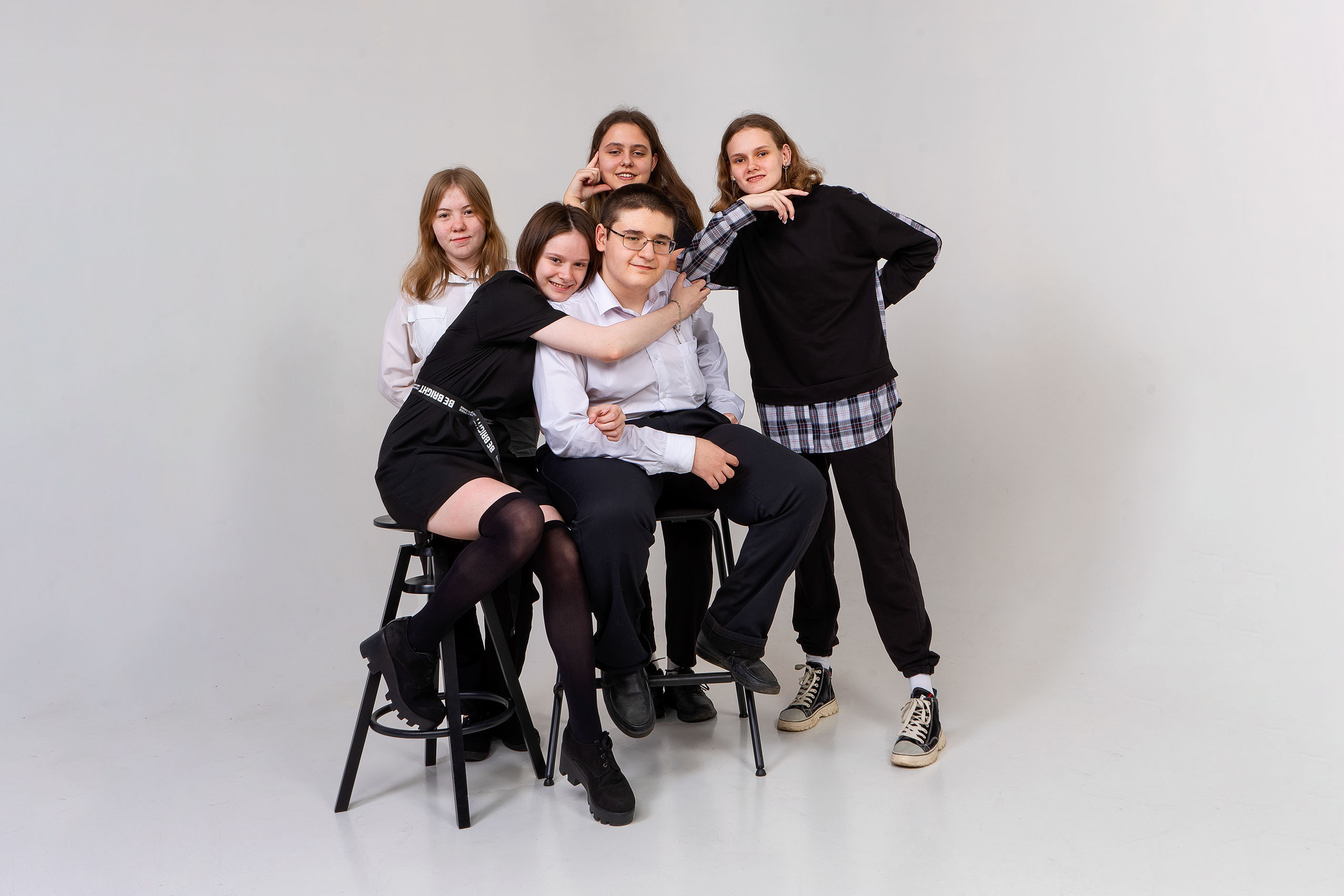 Детские портреты для школьного альбома в фотостудии. Фотограф в Хабаровске