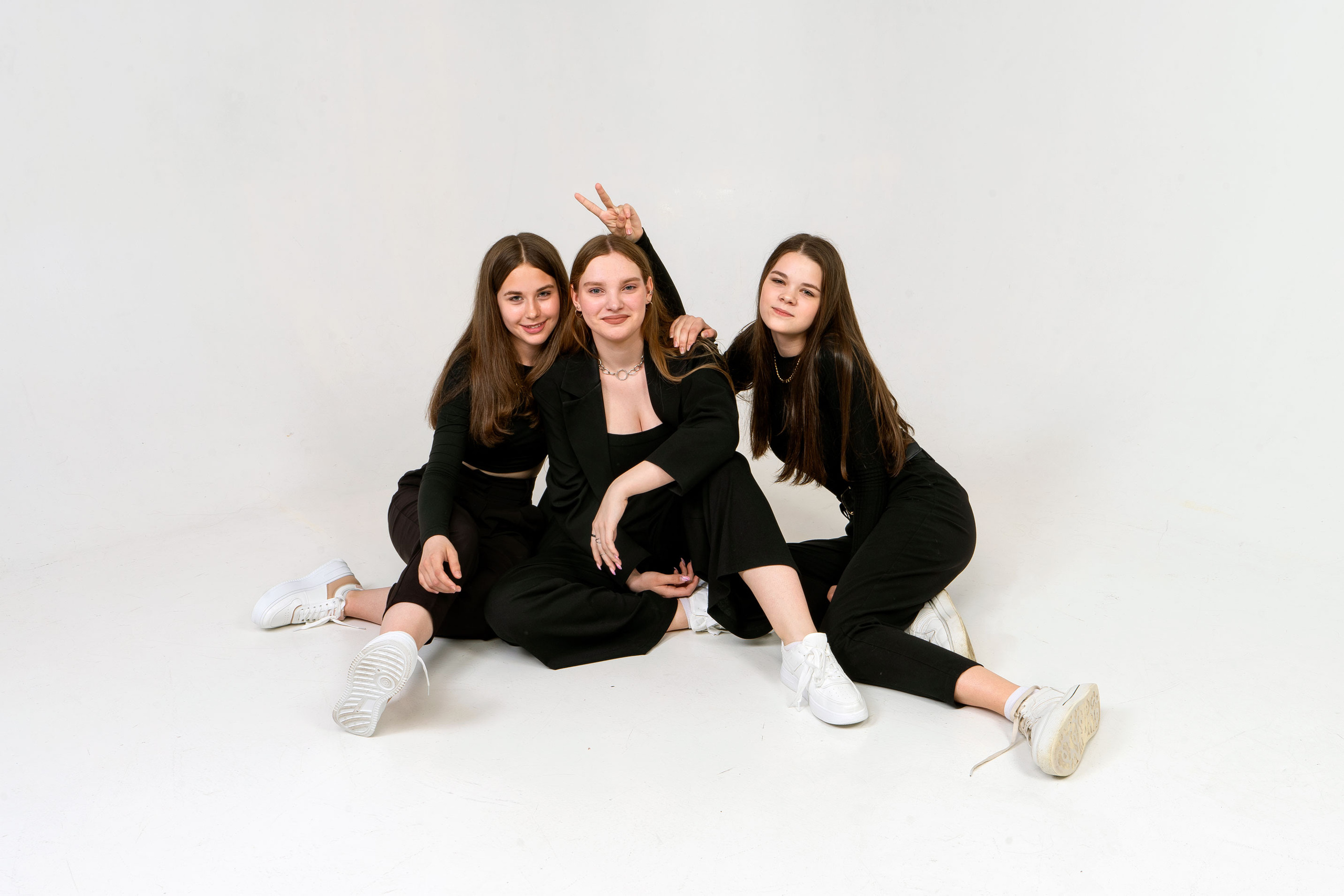 Детские портреты для школьного альбома в фотостудии. Фотограф в Хабаровске