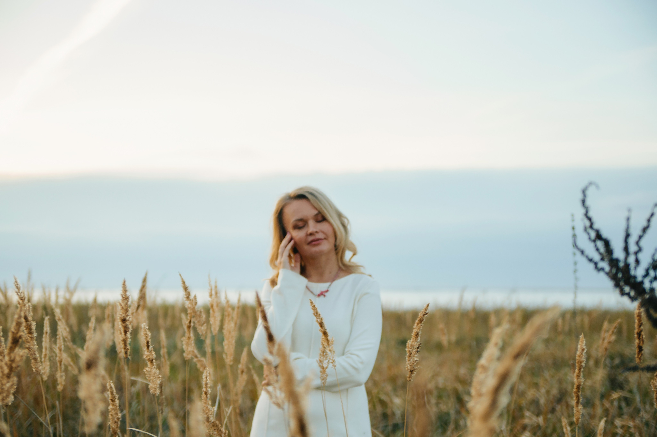 Настя, съемка на море и в поле. Выпускные альбомы Искитим, Бердск и Новосибирск Крюкова Елена