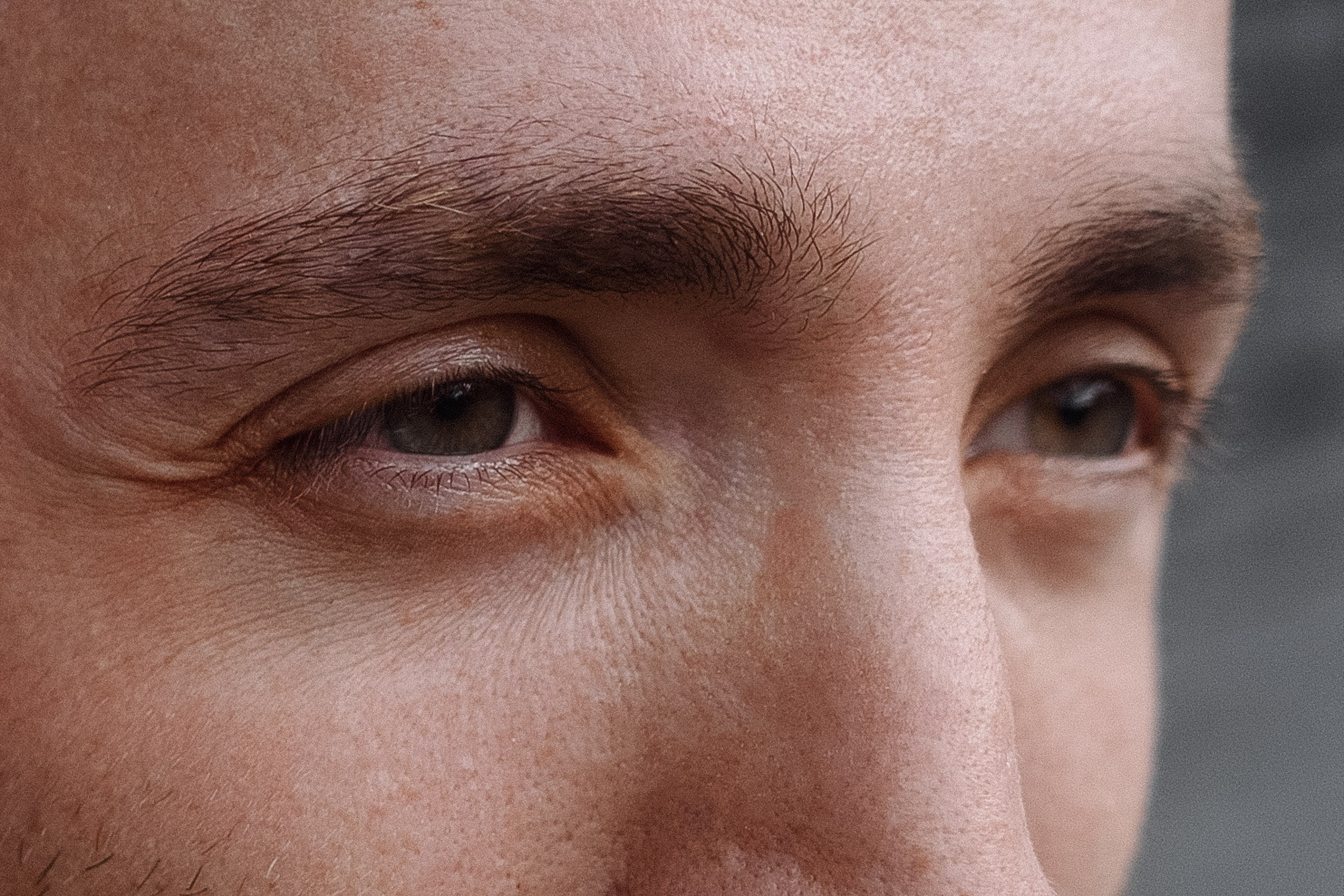 Уличная фотосессия мужской портрет. Фотограф Дарья Мустафина, Тюмень