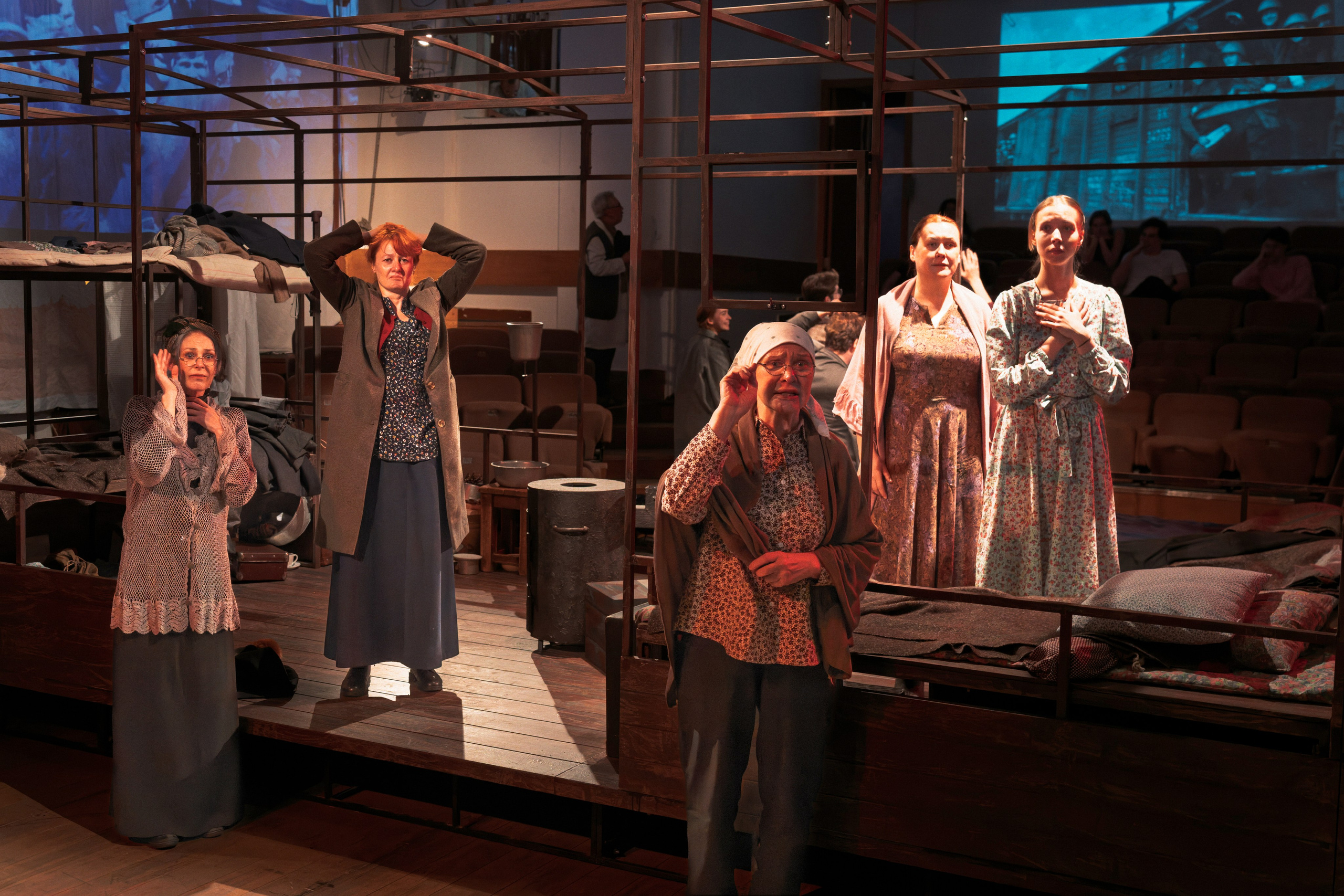 Театр Сфера: Эшелон. Сайт фотографа Сергея Абрамова