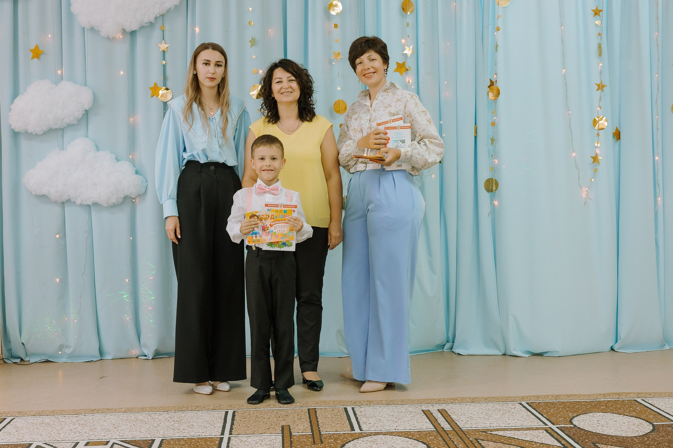 Выпускной в ДС -29. Выпускные альбомы Натальи Бутко: Новороссийск, Анапа, Геленджик