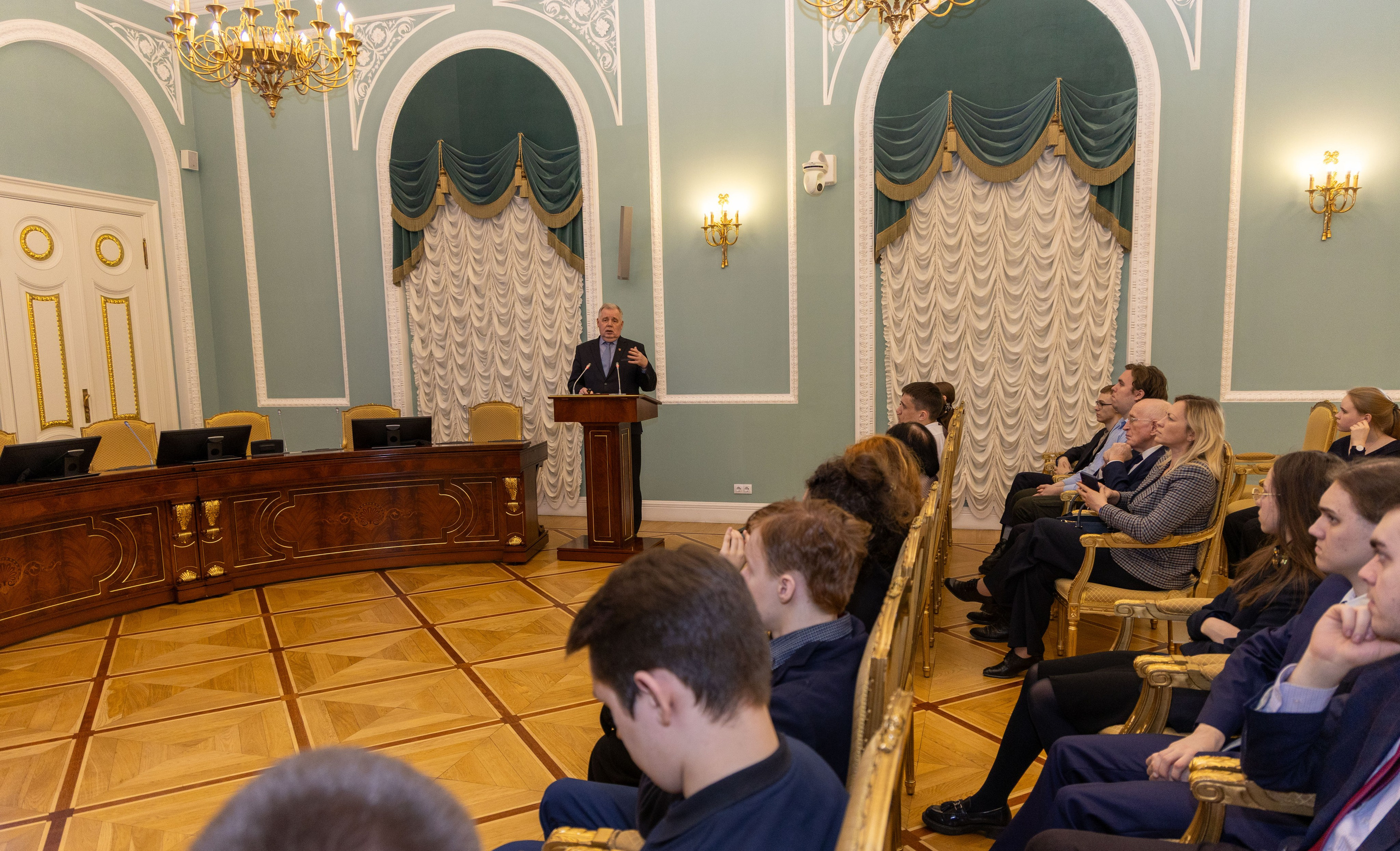 Кружок молодого дипломата. Портретный и семейный фотограф Санкт-Петербург