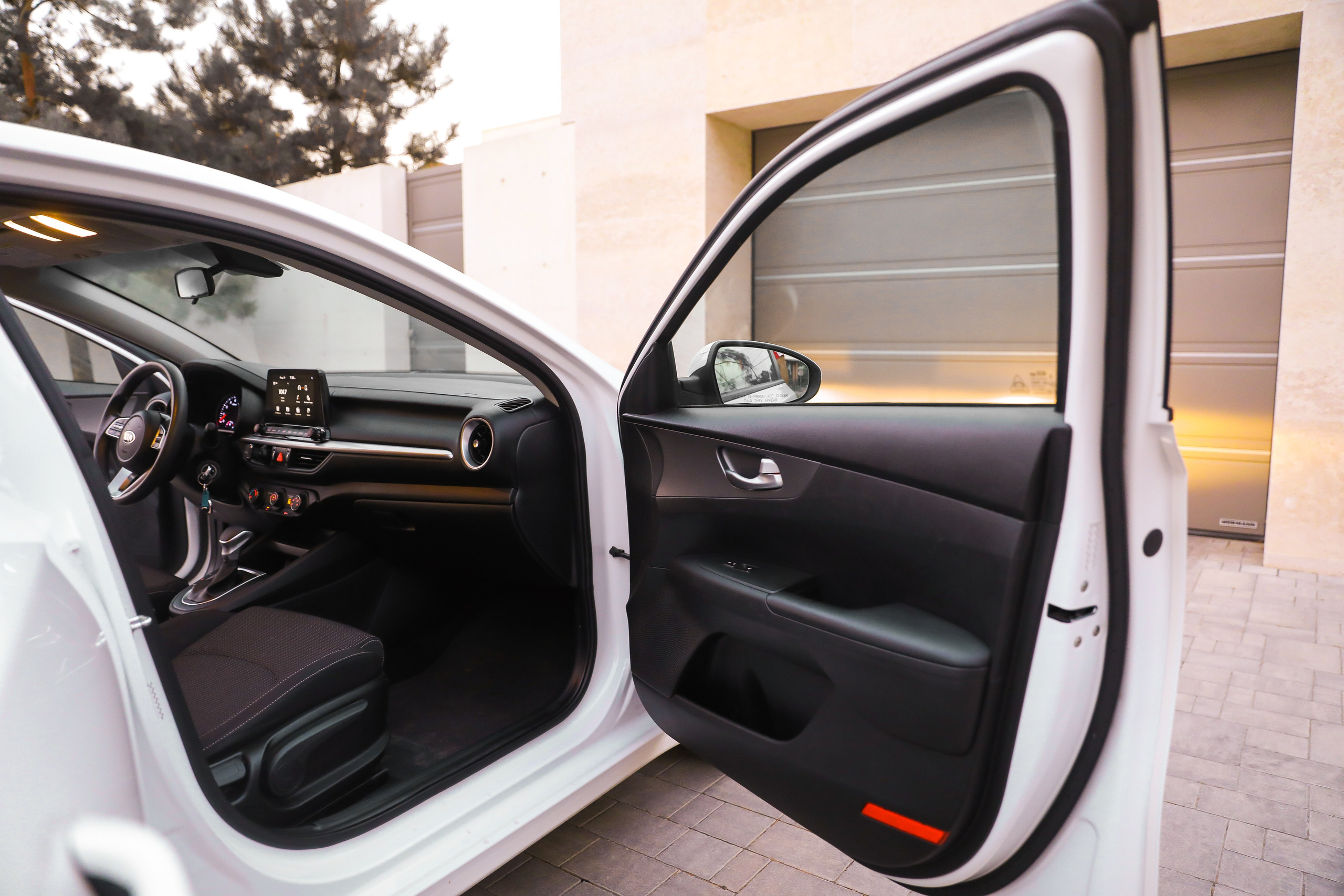 АВТО. Photographer Viktoriya Markushina «My world throug»